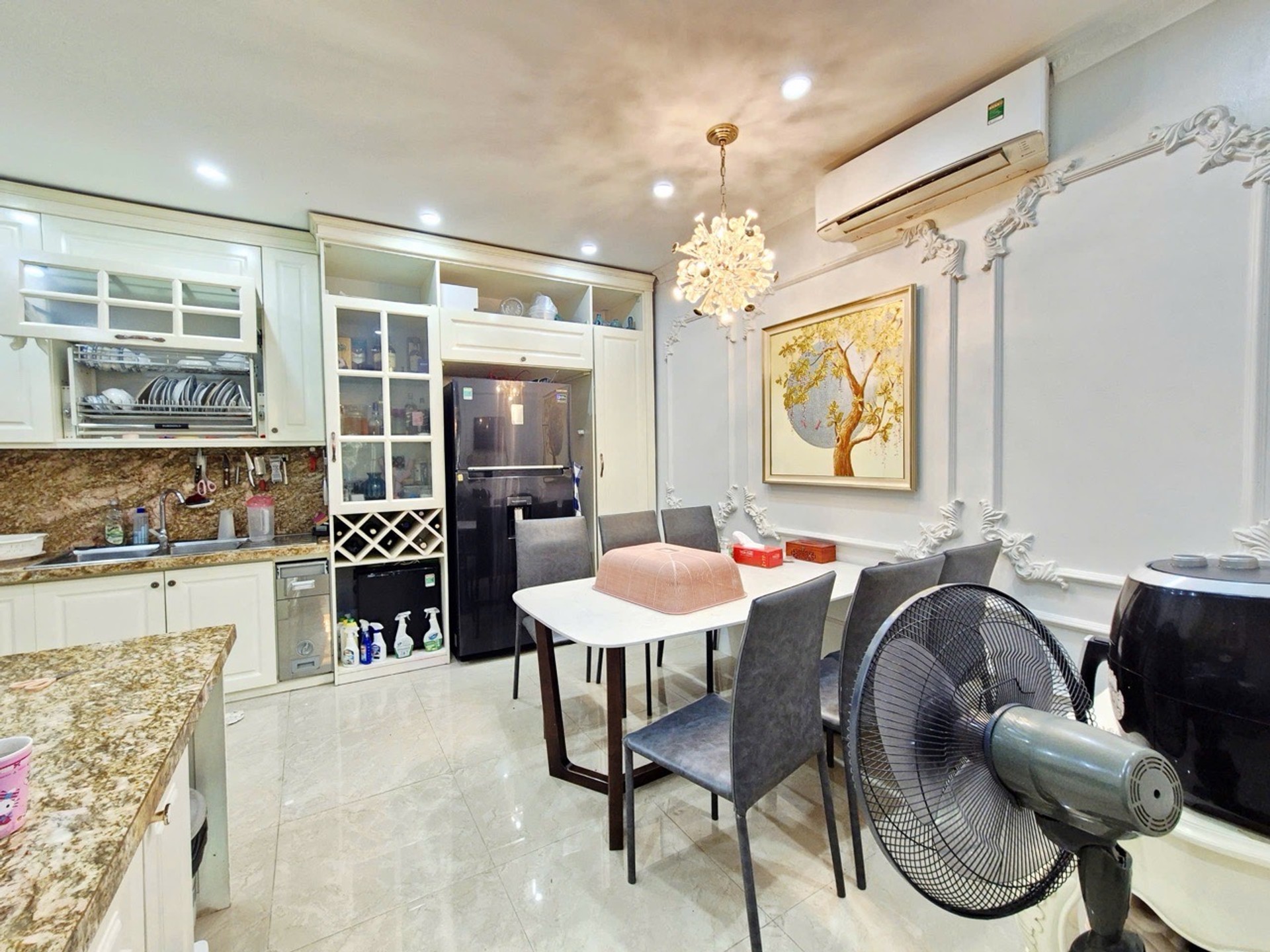 Bán nhà Ô DV06 - diện tích 60m2 5 tầng - Đường xe tải tránh, ô tô vào nhà - giá 23,6 tỷ