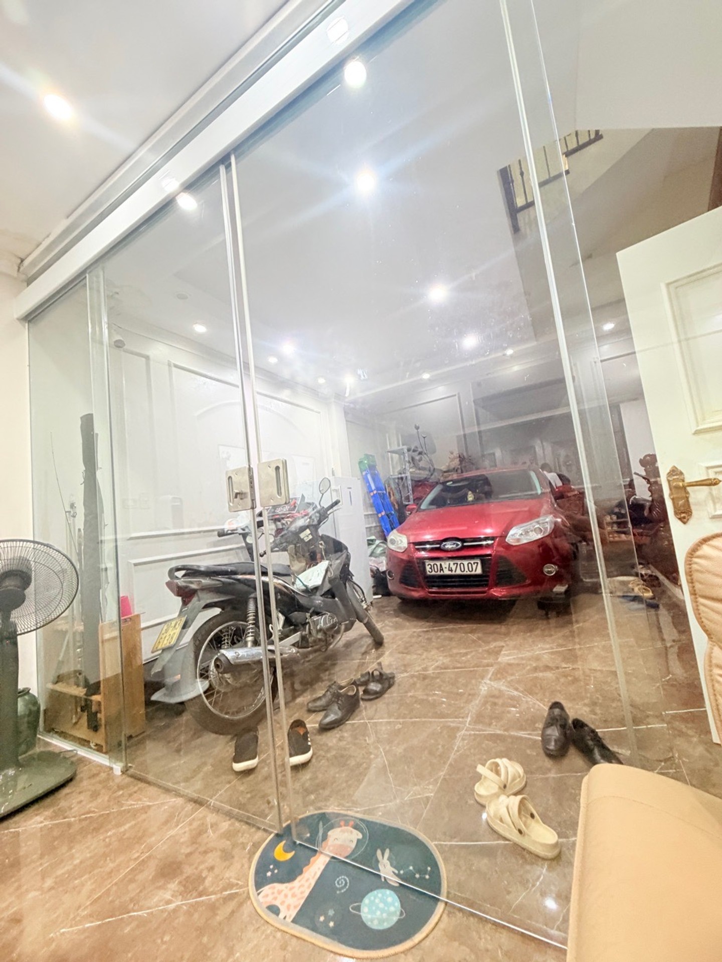 Bán nhà Ô DV06 - diện tích 60m2 5 tầng - Đường xe tải tránh, ô tô vào nhà - giá 23,6 tỷ