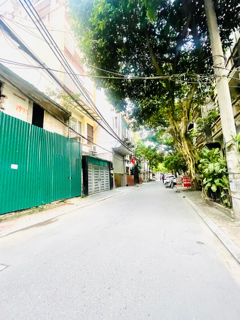 Bán nhà Trương Định - diện tích 108m2 4 tầng - Ô TÔ TRÁNH VỈA HÈ 2 BÊN - giá 26,5 tỷ