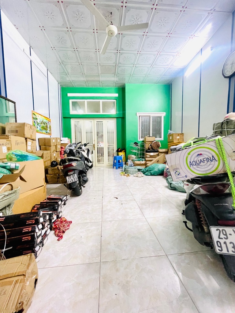 Bán nhà Trương Định - diện tích 108m2 4 tầng - Ô TÔ TRÁNH VỈA HÈ 2 BÊN - giá 26,5 tỷ