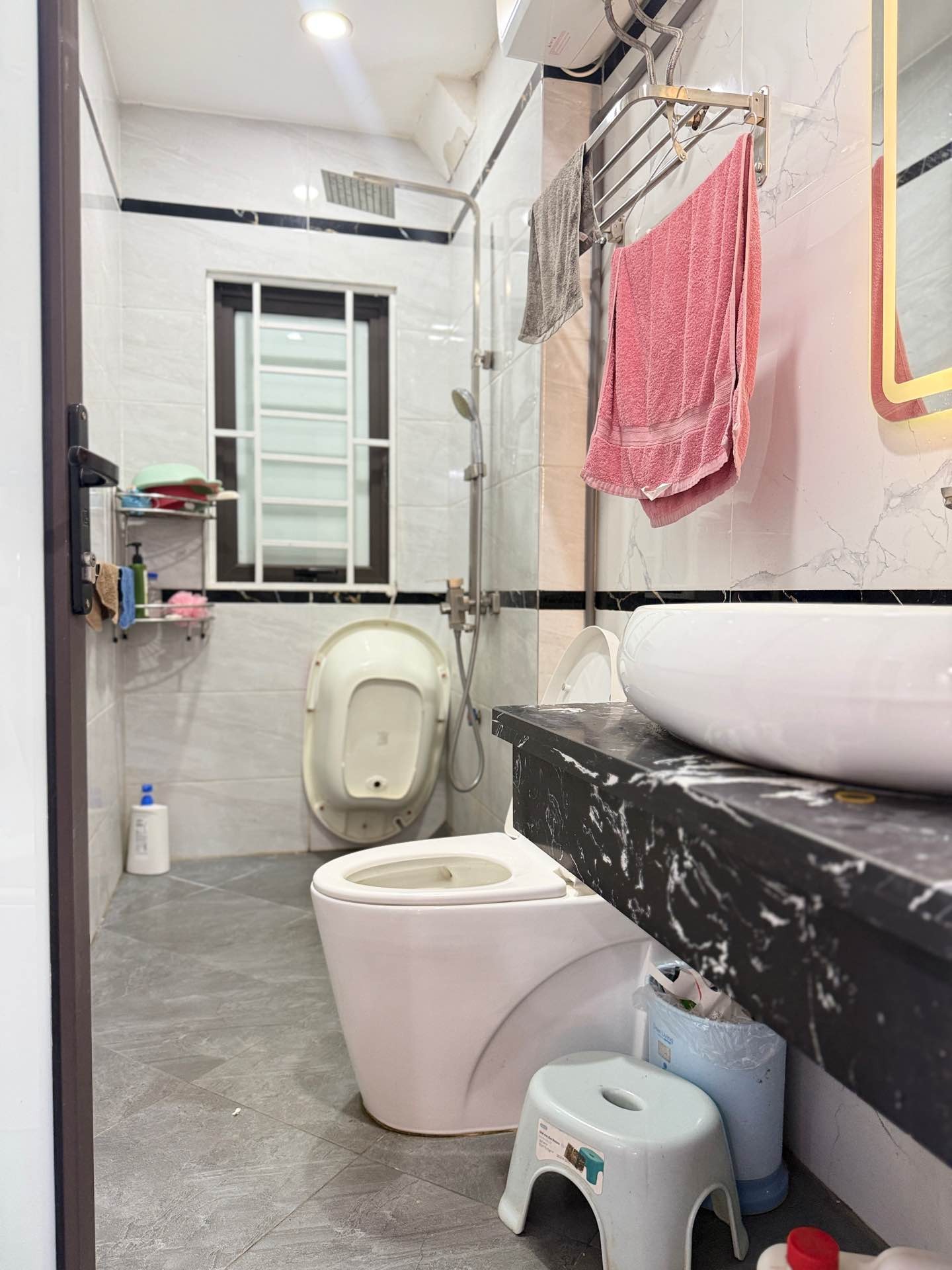 Bán nhà Kim Giang - diện tích 30m2 5 tầng - Nhà đẹp khung cột chắc chắn - giá 8,6 tỷ