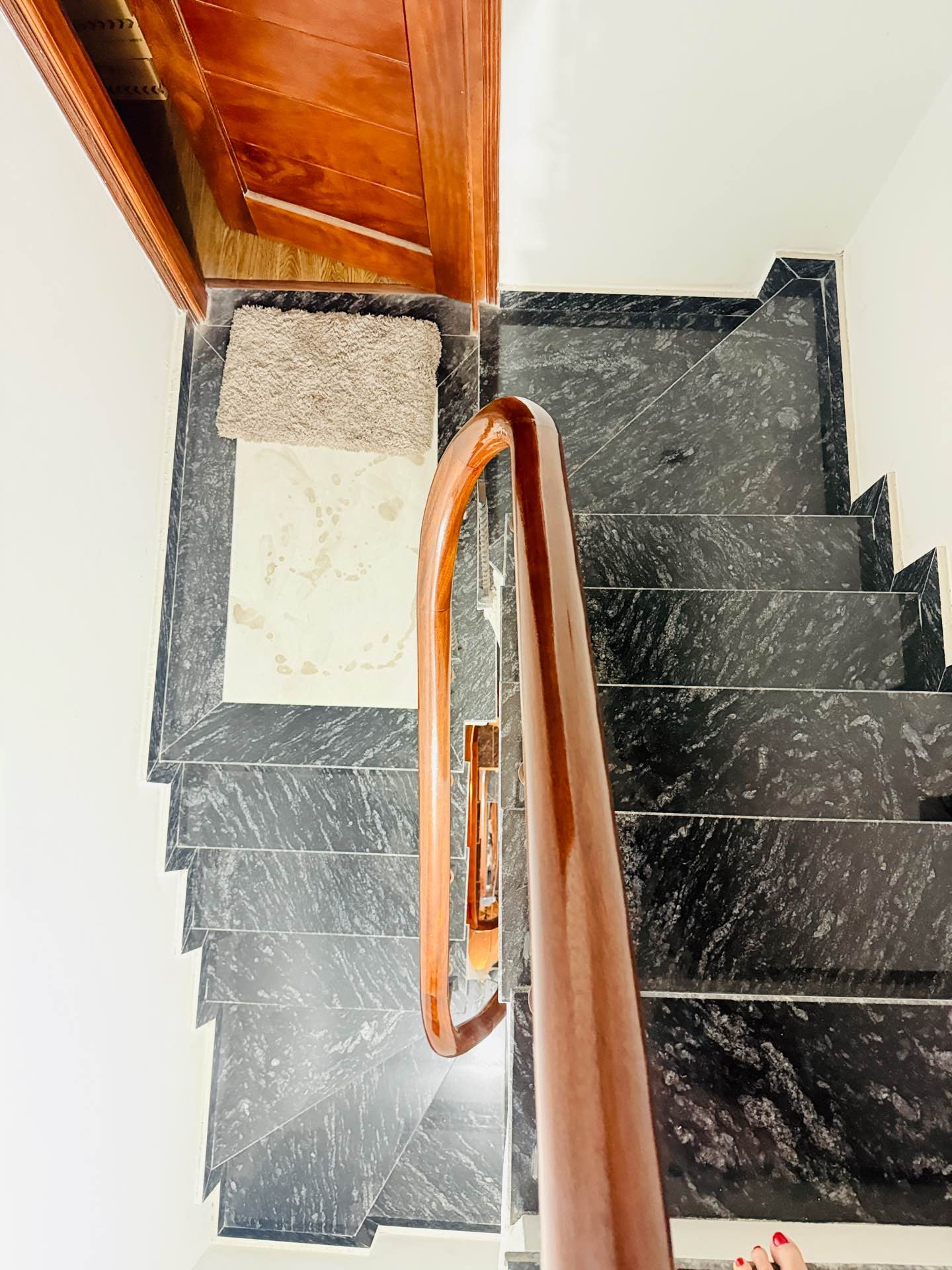 Bán nhà Kim Giang - diện tích 30m2 5 tầng - Nhà đẹp khung cột chắc chắn - giá 8,6 tỷ