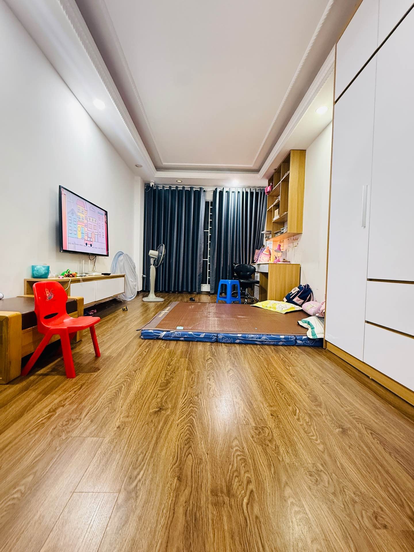 Bán nhà Kim Giang - diện tích 30m2 5 tầng - Nhà đẹp khung cột chắc chắn - giá 8,6 tỷ
