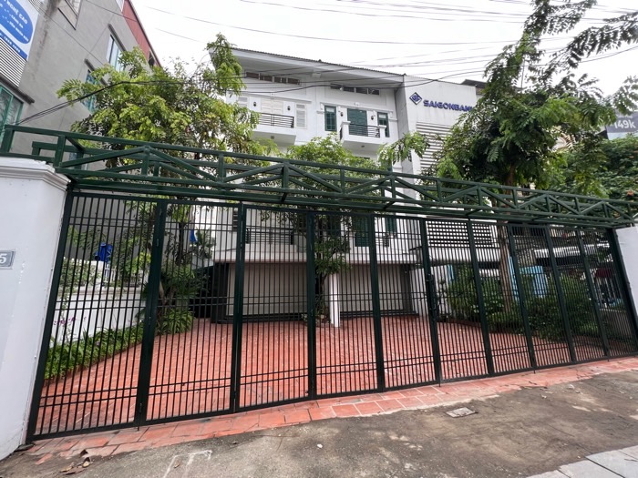 Bán nhà Hoàng Cầu - diện tích 170m2 5 tầng - Mặt phố Hoàng Cầu, gần khu hành chính quận - giá 50 tỷ