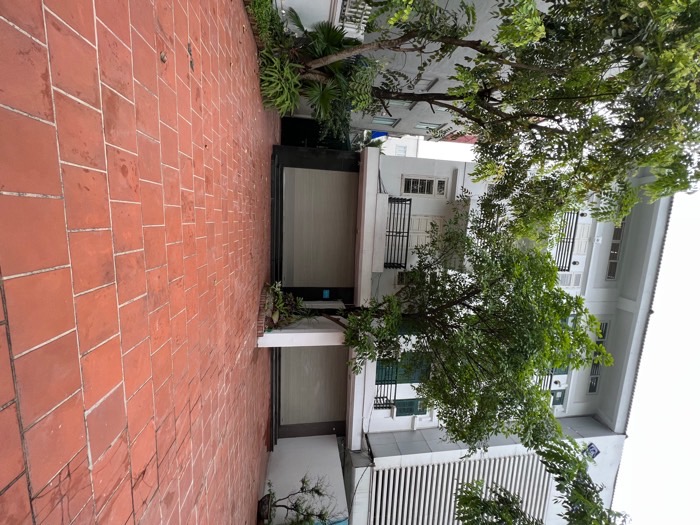 Bán nhà Hoàng Cầu - diện tích 170m2 5 tầng - Mặt phố Hoàng Cầu, gần khu hành chính quận - giá 50 tỷ