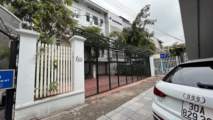 Bán nhà Hoàng Cầu - diện tích 170m2 5 tầng - Mặt phố Hoàng Cầu, gần khu hành chính quận - giá 50 tỷ