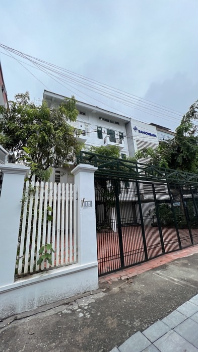 Bán nhà Hoàng Cầu - diện tích 170m2 5 tầng - Mặt phố Hoàng Cầu, gần khu hành chính quận - giá 50 tỷ