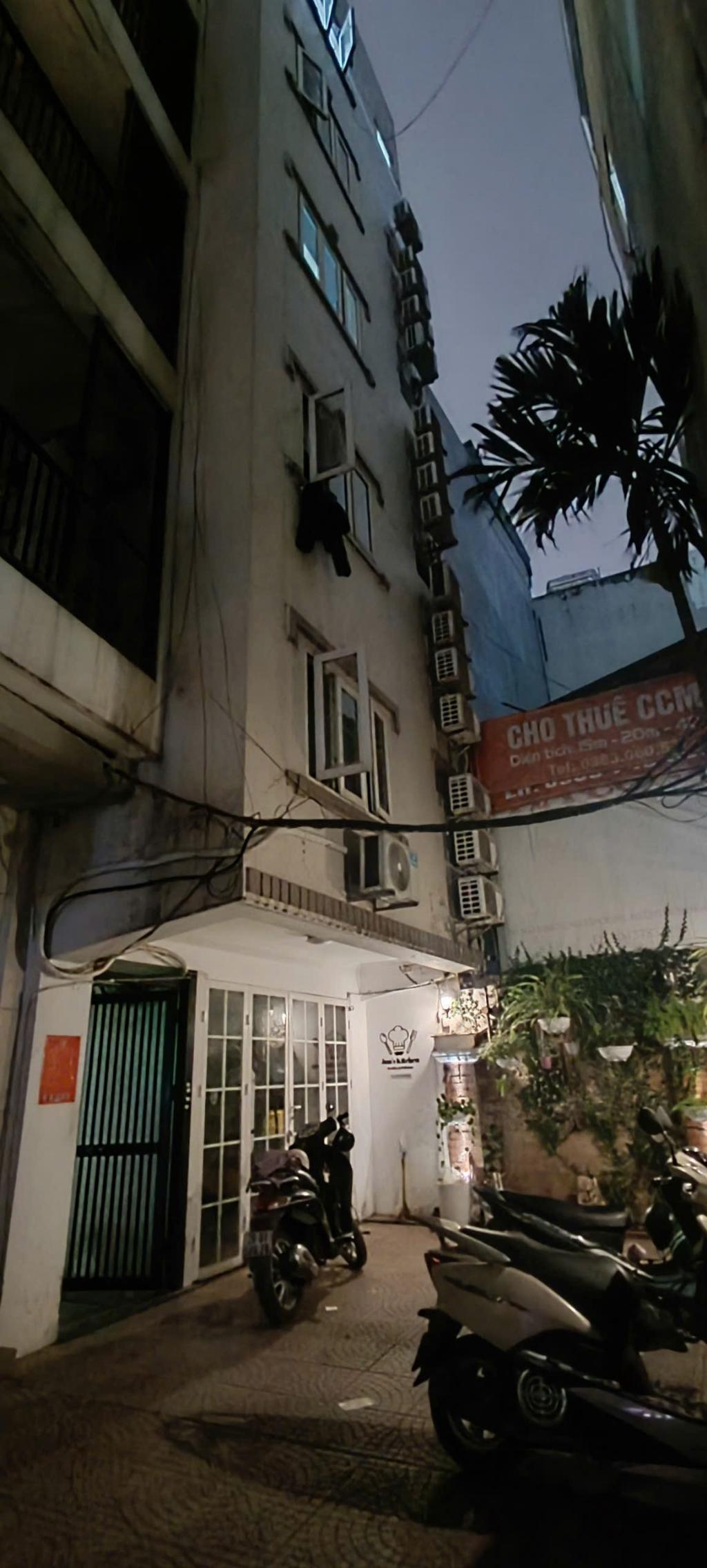 Bán nhà Nguyễn Chánh - diện tích 106.5m2 7 tầng - ô tô tránh - giá 39,3 tỷ