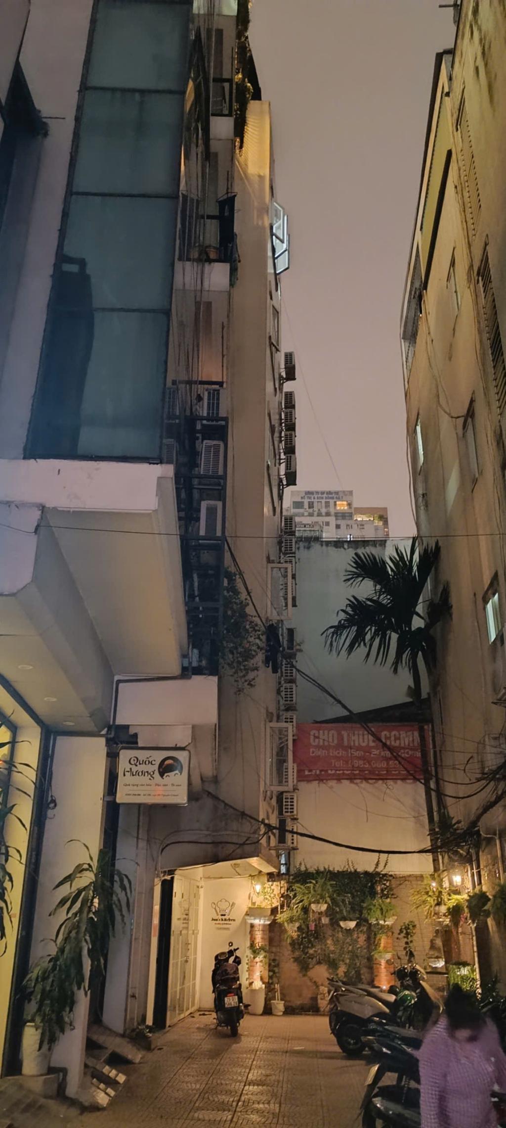 Bán nhà Nguyễn Chánh - diện tích 106.5m2 7 tầng - ô tô tránh - giá 39,3 tỷ