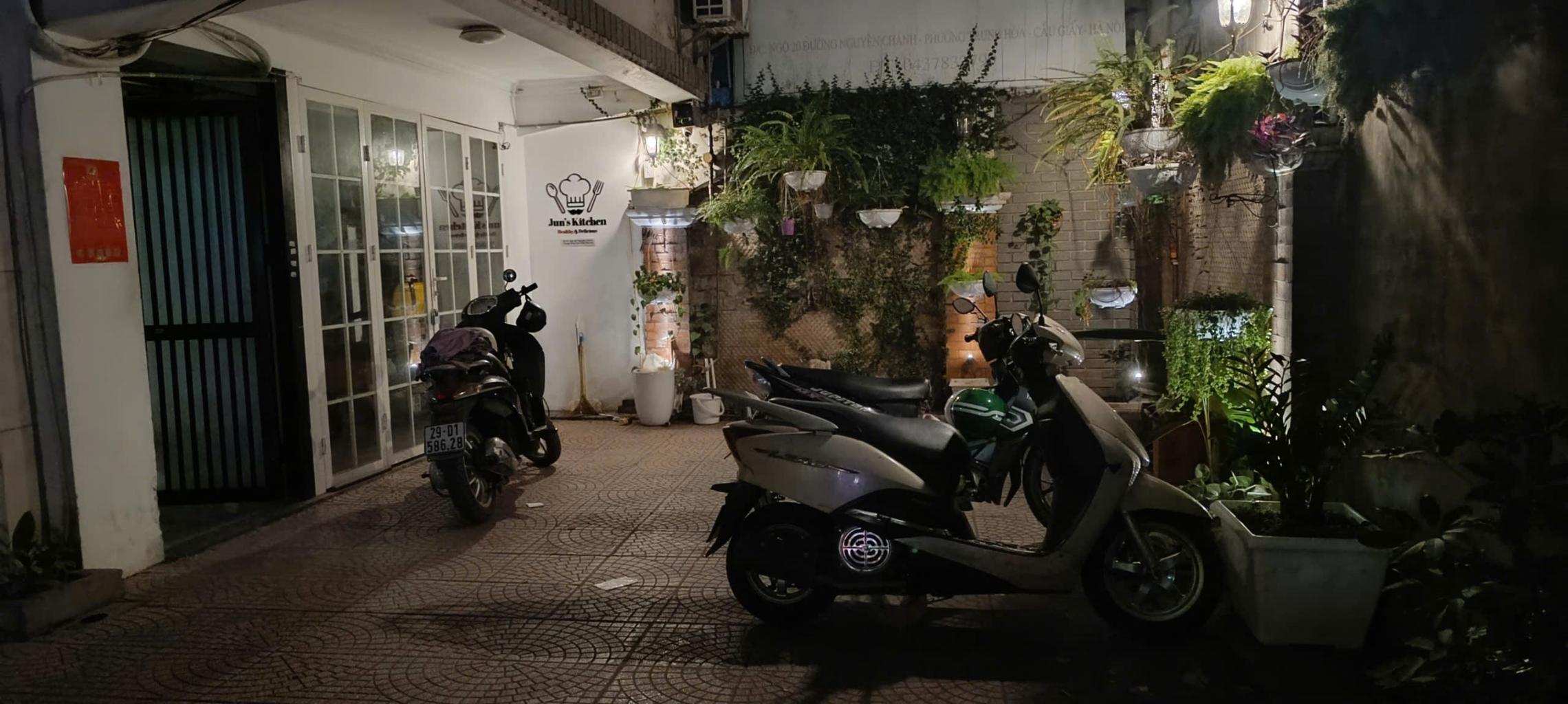 Bán nhà Nguyễn Chánh - diện tích 106.5m2 7 tầng - ô tô tránh - giá 39,3 tỷ