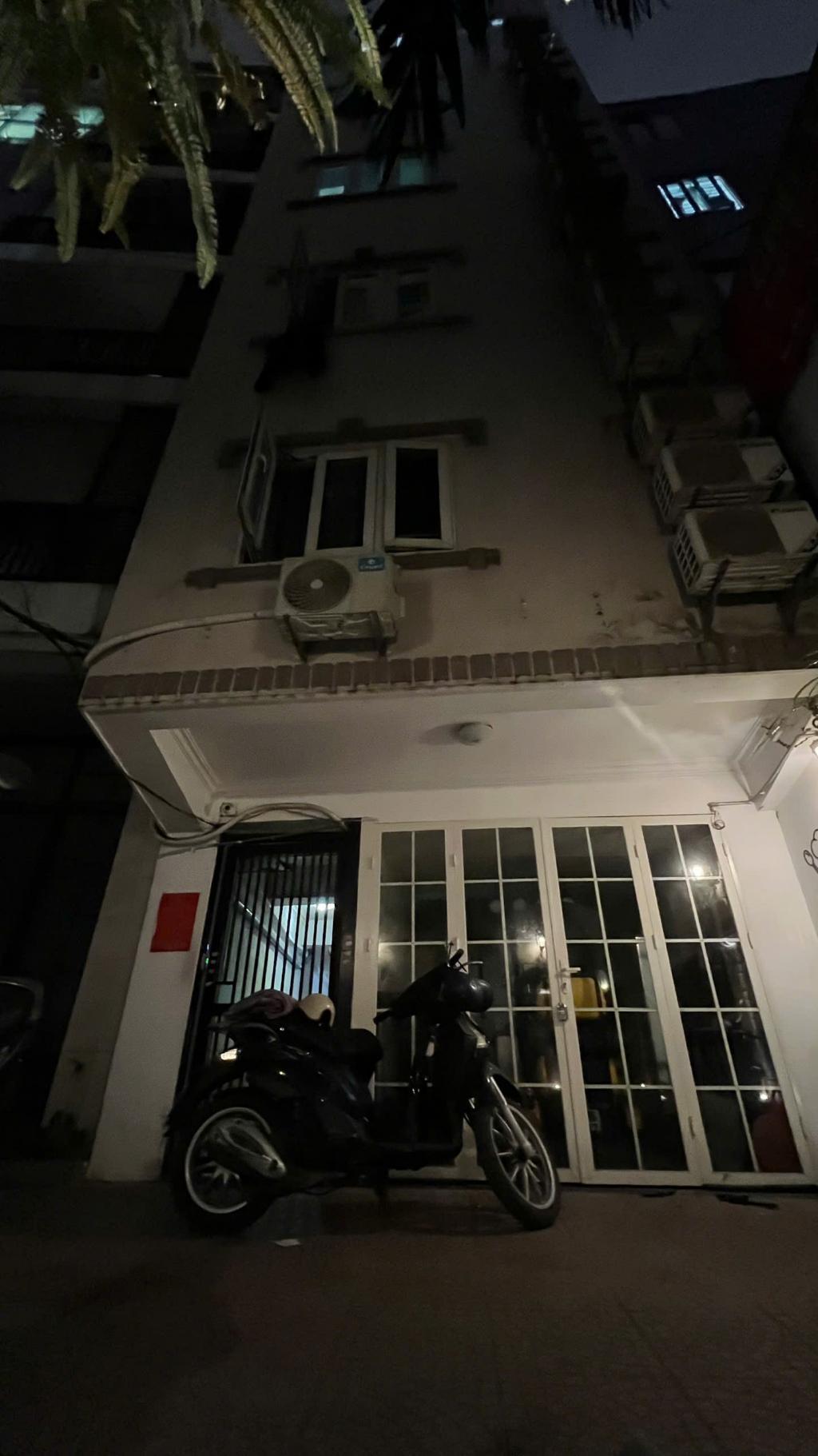 Bán nhà Nguyễn Chánh - diện tích 106.5m2 7 tầng - ô tô tránh - giá 39,3 tỷ