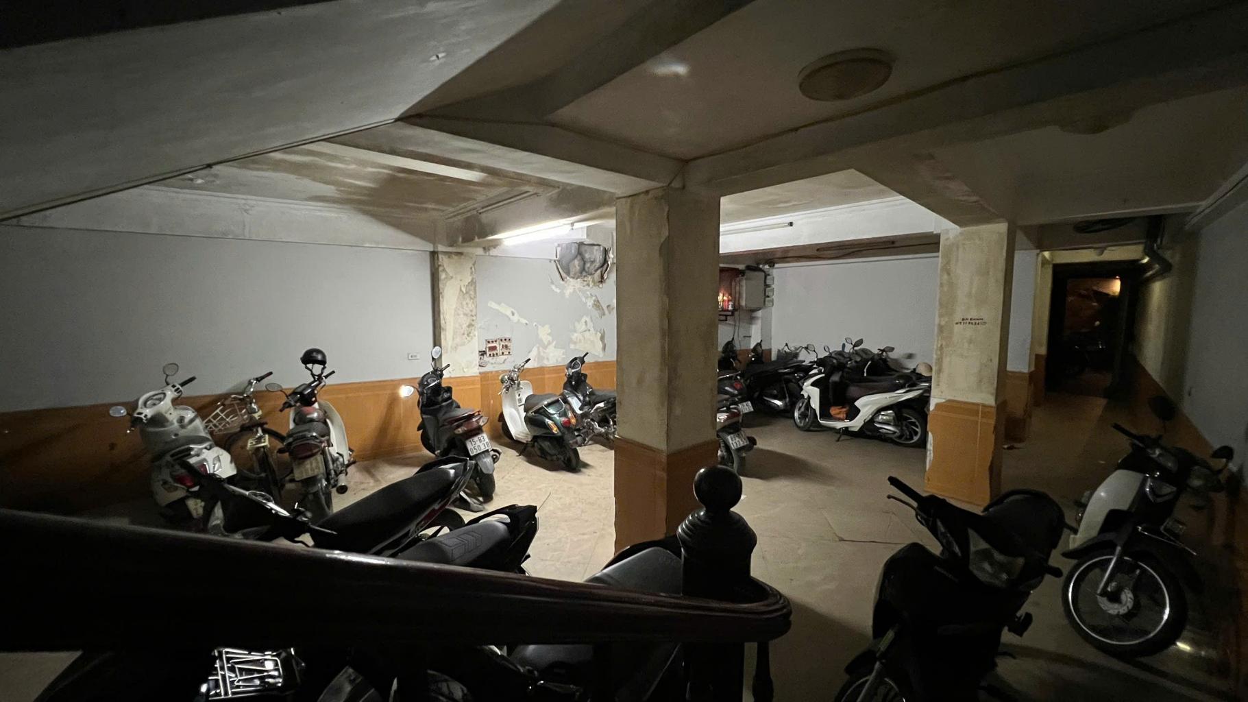 Bán nhà Nguyễn Chánh - diện tích 106.5m2 7 tầng - ô tô tránh - giá 39,3 tỷ