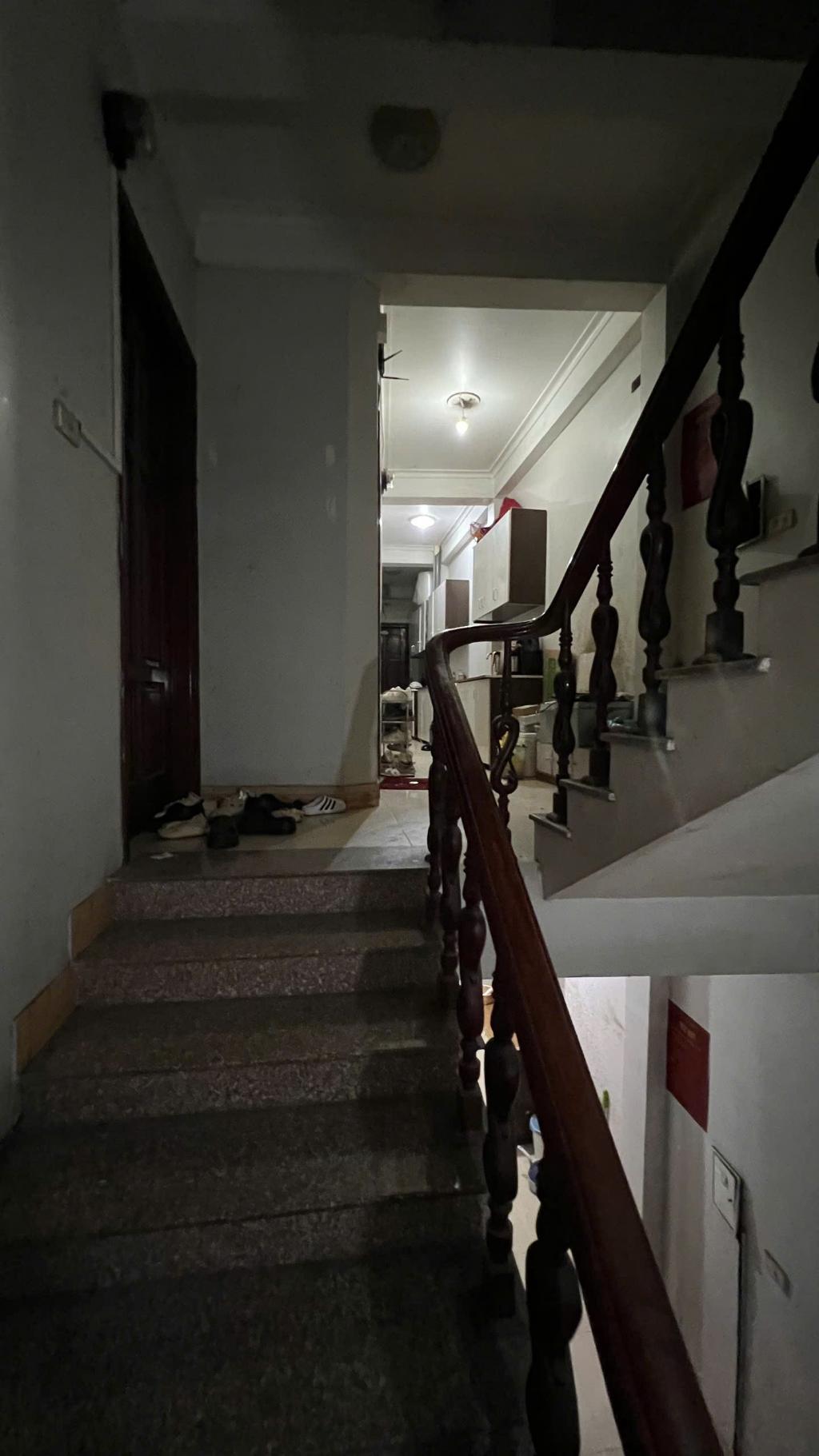 Bán nhà Nguyễn Chánh - diện tích 106.5m2 7 tầng - ô tô tránh - giá 39,3 tỷ