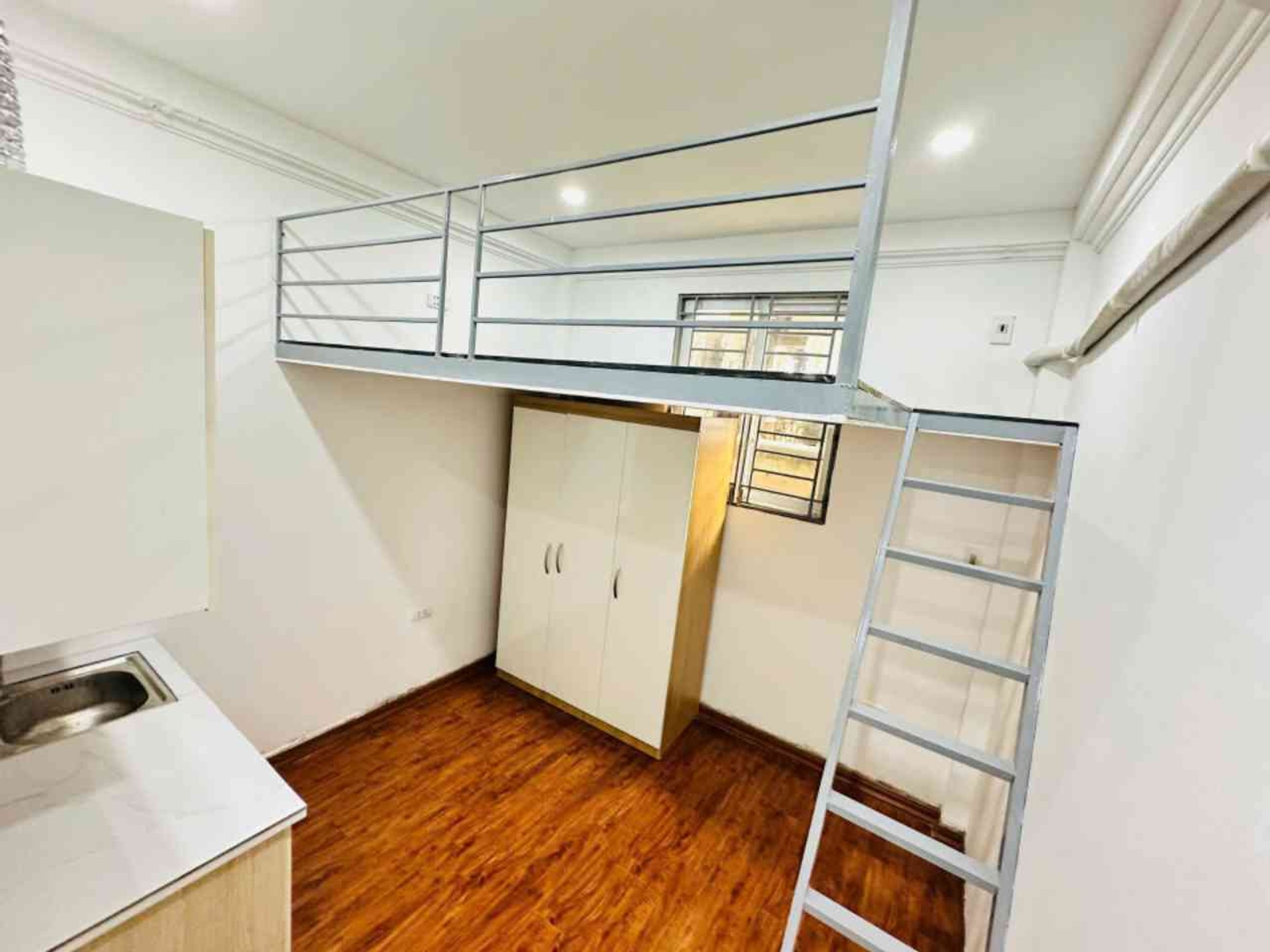 Bán nhà Triều Khúc - diện tích 34m2 5 tầng - Ô tô tránh - giá 9,5 tỷ