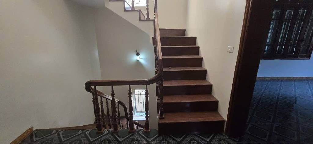 Bán nhà Phúc Xá - diện tích 70m2 4 tầng - Lô góc 3 thoáng - giá 25,6 tỷ