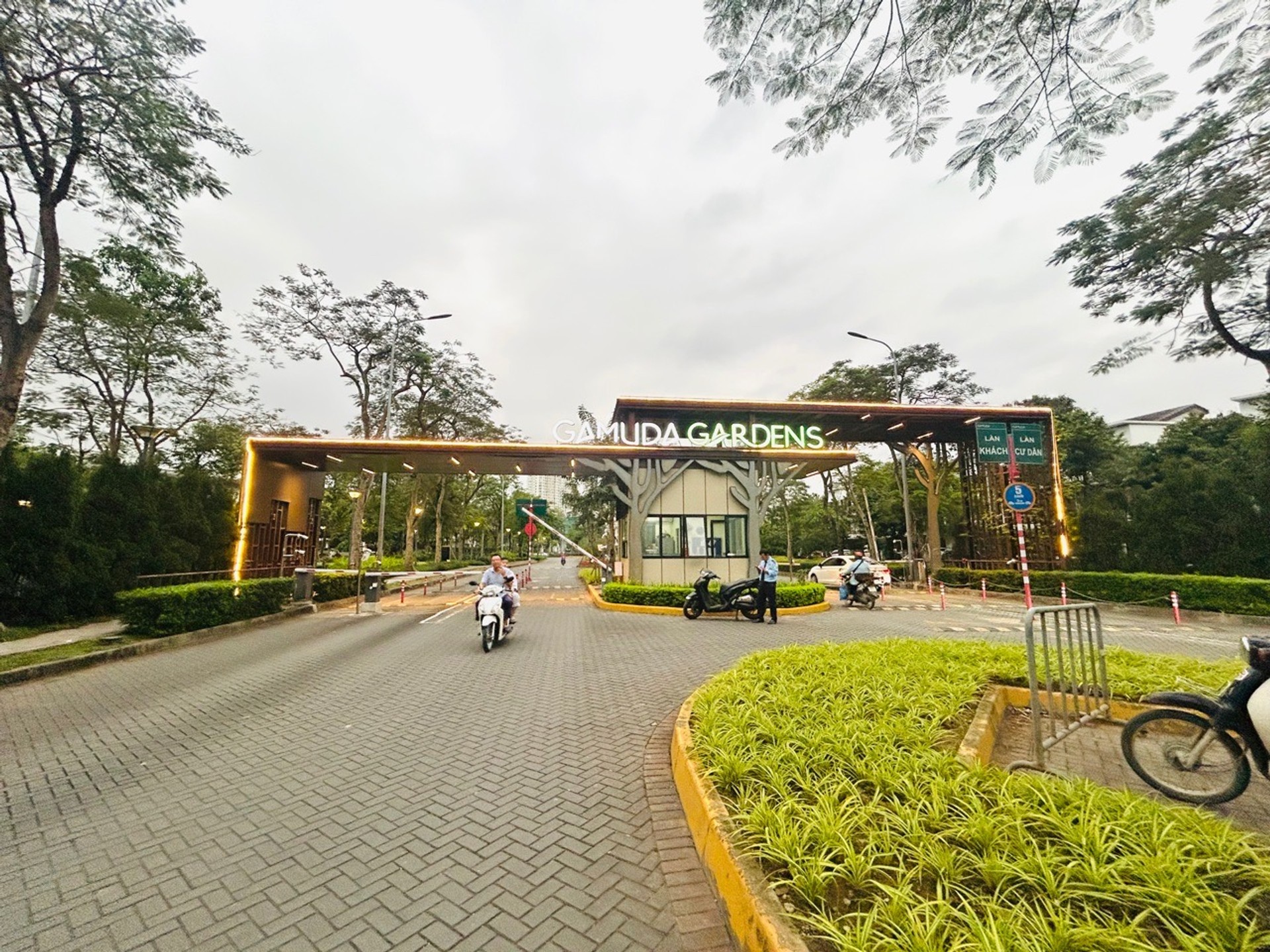 Bán nhà Hoàng Mai - diện tích 318m2 3 tầng - Biệt thự liền kề Gamuda Garden - giá 115 tỷ
