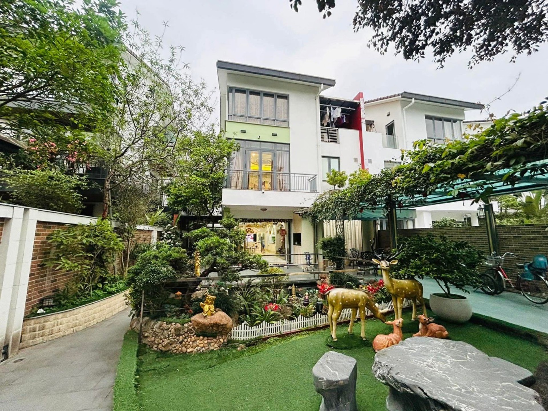 Bán nhà Hoàng Mai - diện tích 318m2 3 tầng - Biệt thự liền kề Gamuda Garden - giá 115 tỷ