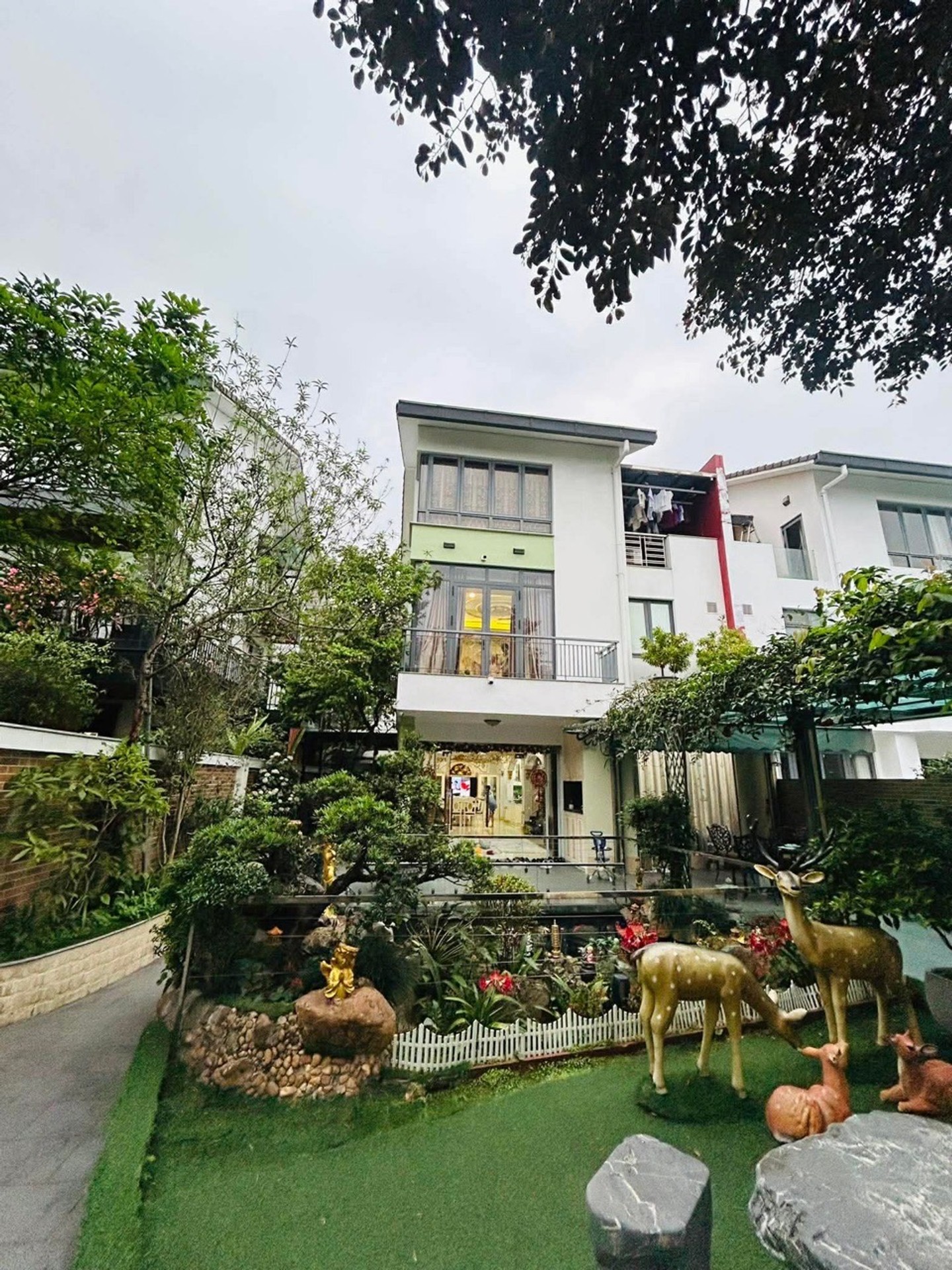 Bán nhà Hoàng Mai - diện tích 318m2 3 tầng - Biệt thự liền kề Gamuda Garden - giá 115 tỷ