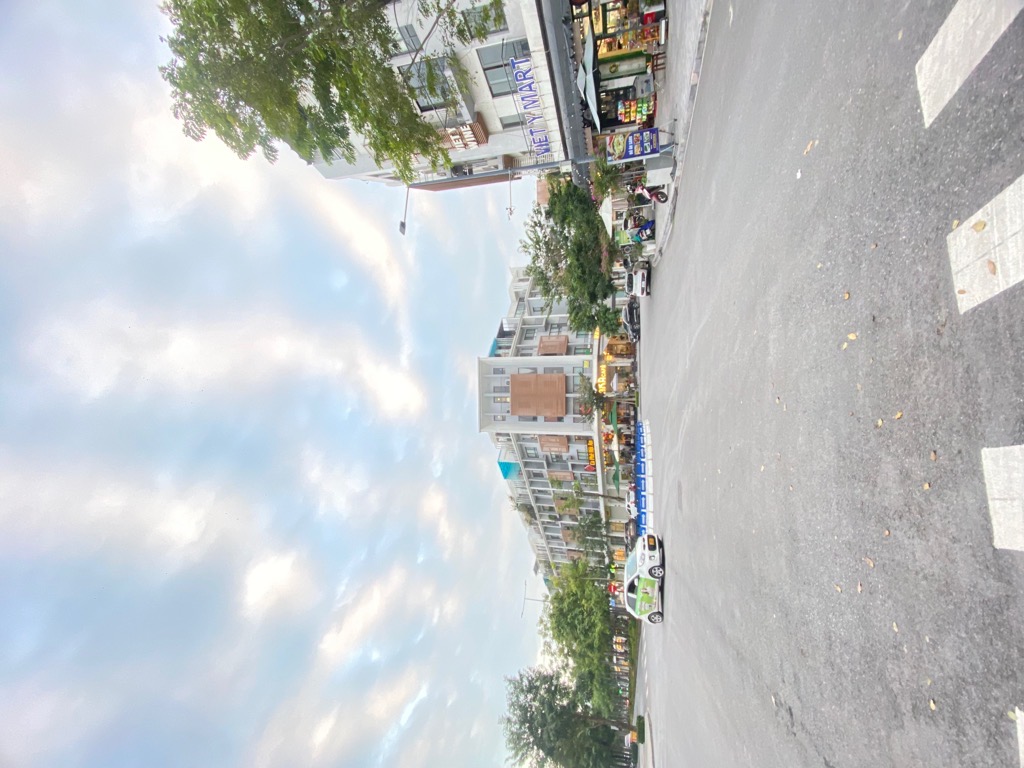 Bán nhà Nguyễn Xiển - diện tích 119.4m2 4 tầng - LÔ GÓC - VỈA HÈ TO TƯỚNG - giá 52,5 tỷ