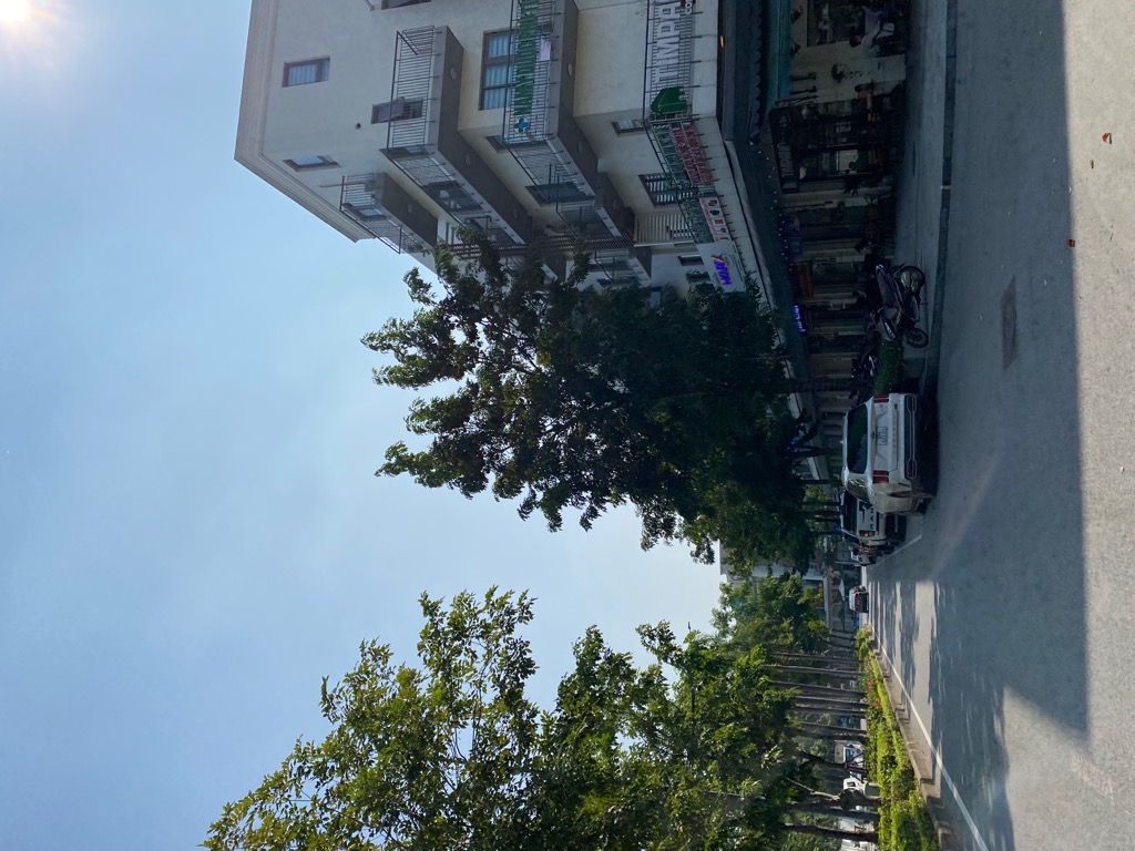 Bán nhà Nguyễn Xiển - diện tích 119.4m2 4 tầng - LÔ GÓC - VỈA HÈ TO TƯỚNG - giá 52,5 tỷ