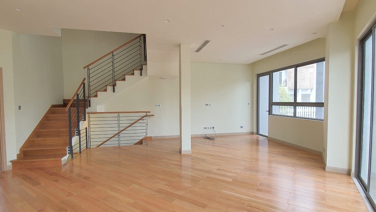 Bán nhà Nguyễn Xiển - diện tích 119.4m2 4 tầng - LÔ GÓC - VỈA HÈ TO TƯỚNG - giá 52,5 tỷ