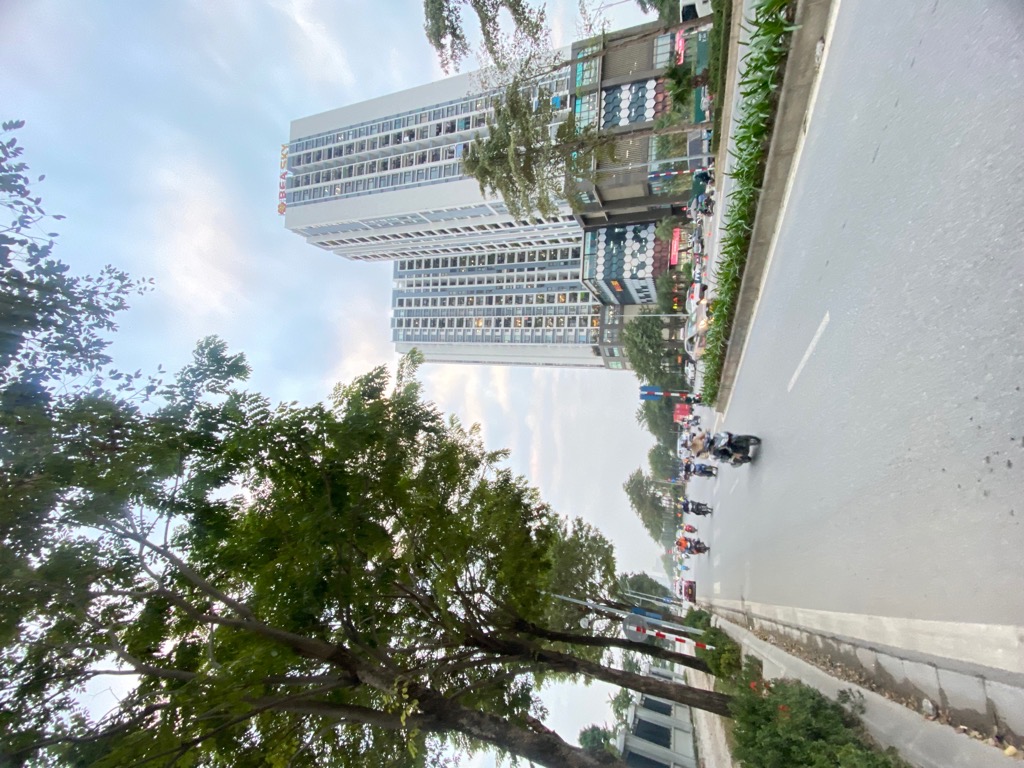 Bán nhà Nguyễn Xiển - diện tích 119.4m2 4 tầng - LÔ GÓC - VỈA HÈ TO TƯỚNG - giá 52,5 tỷ