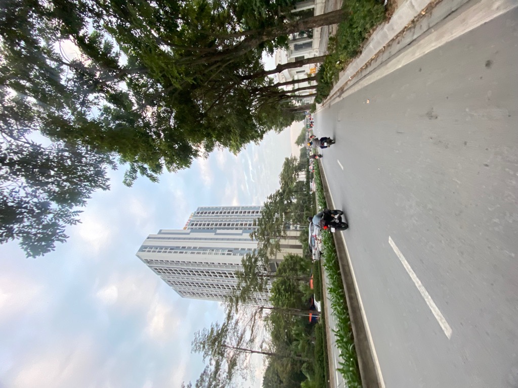 Bán nhà Nguyễn Xiển - diện tích 119.4m2 4 tầng - LÔ GÓC - VỈA HÈ TO TƯỚNG - giá 52,5 tỷ