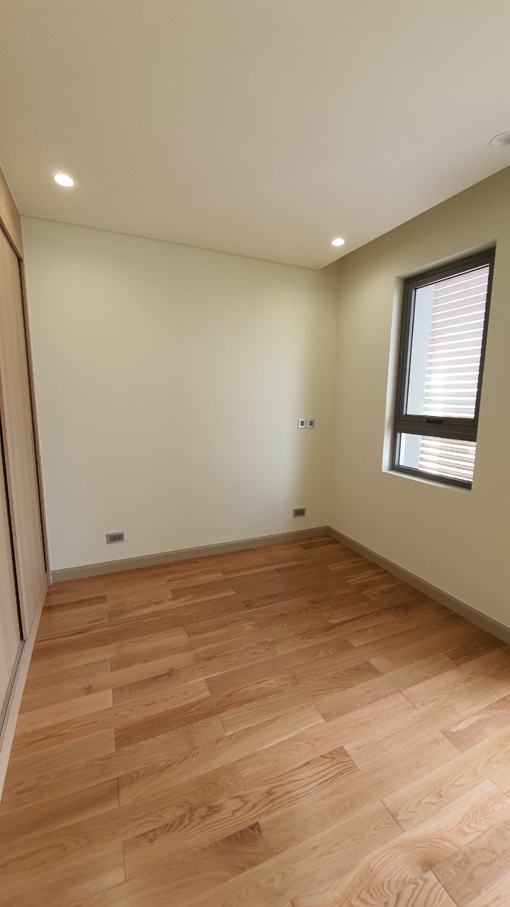 Bán nhà Nguyễn Xiển - diện tích 119.4m2 4 tầng - LÔ GÓC - VỈA HÈ TO TƯỚNG - giá 52,5 tỷ