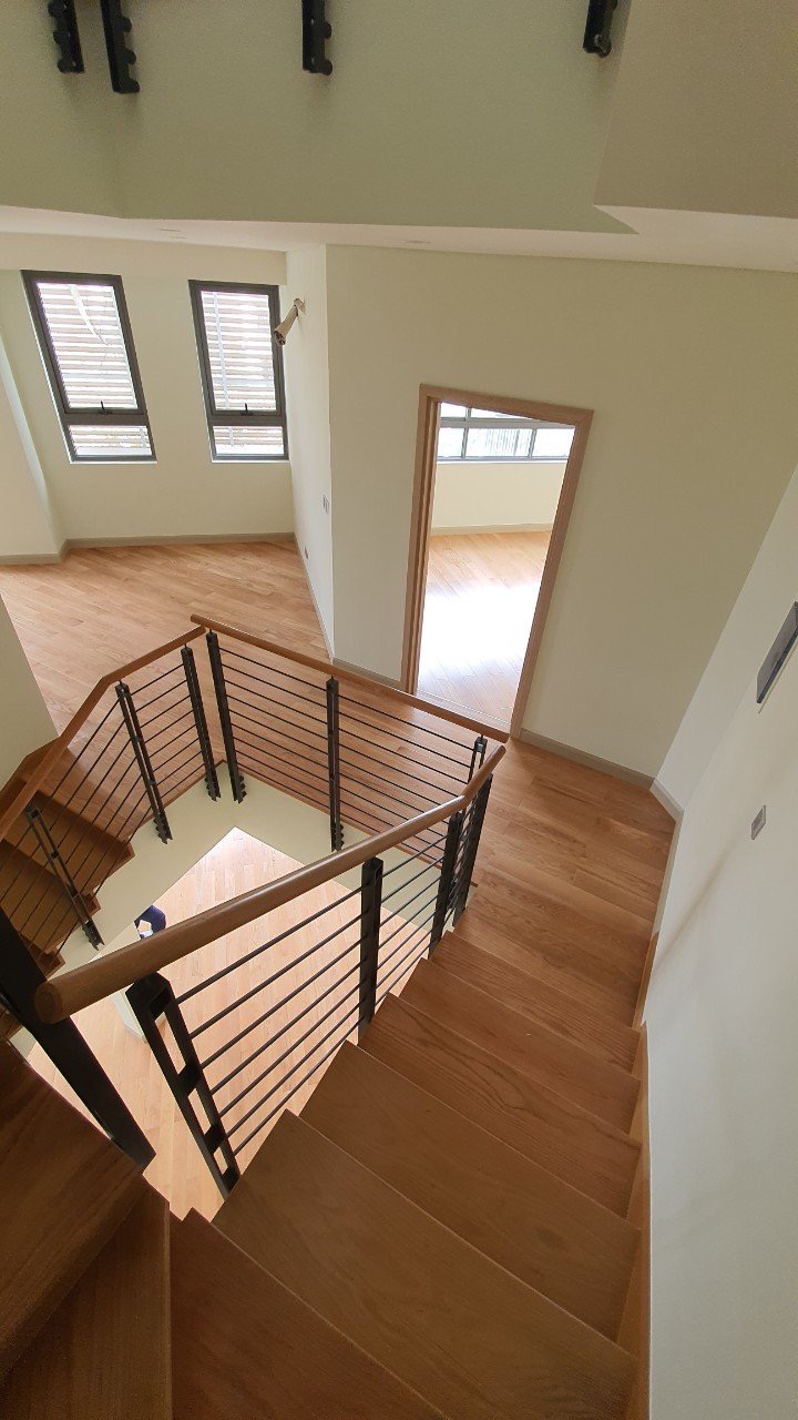 Bán nhà Nguyễn Xiển - diện tích 119.4m2 4 tầng - LÔ GÓC - VỈA HÈ TO TƯỚNG - giá 52,5 tỷ