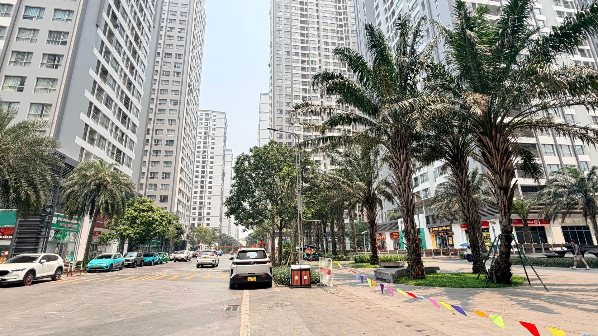 Bán nhà Hoàng Mai - diện tích 114m2 10 tầng - Lô góc thoáng sáng - giá 13,68 tỷ