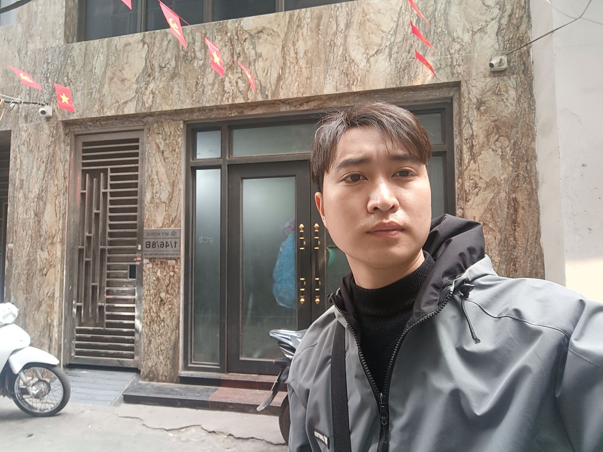 Bán nhà Bùi Xương Trạch - diện tích 113m2 8 tầng - Ô TÔ VÀO THOẢI MÁI - giá 37,3 tỷ