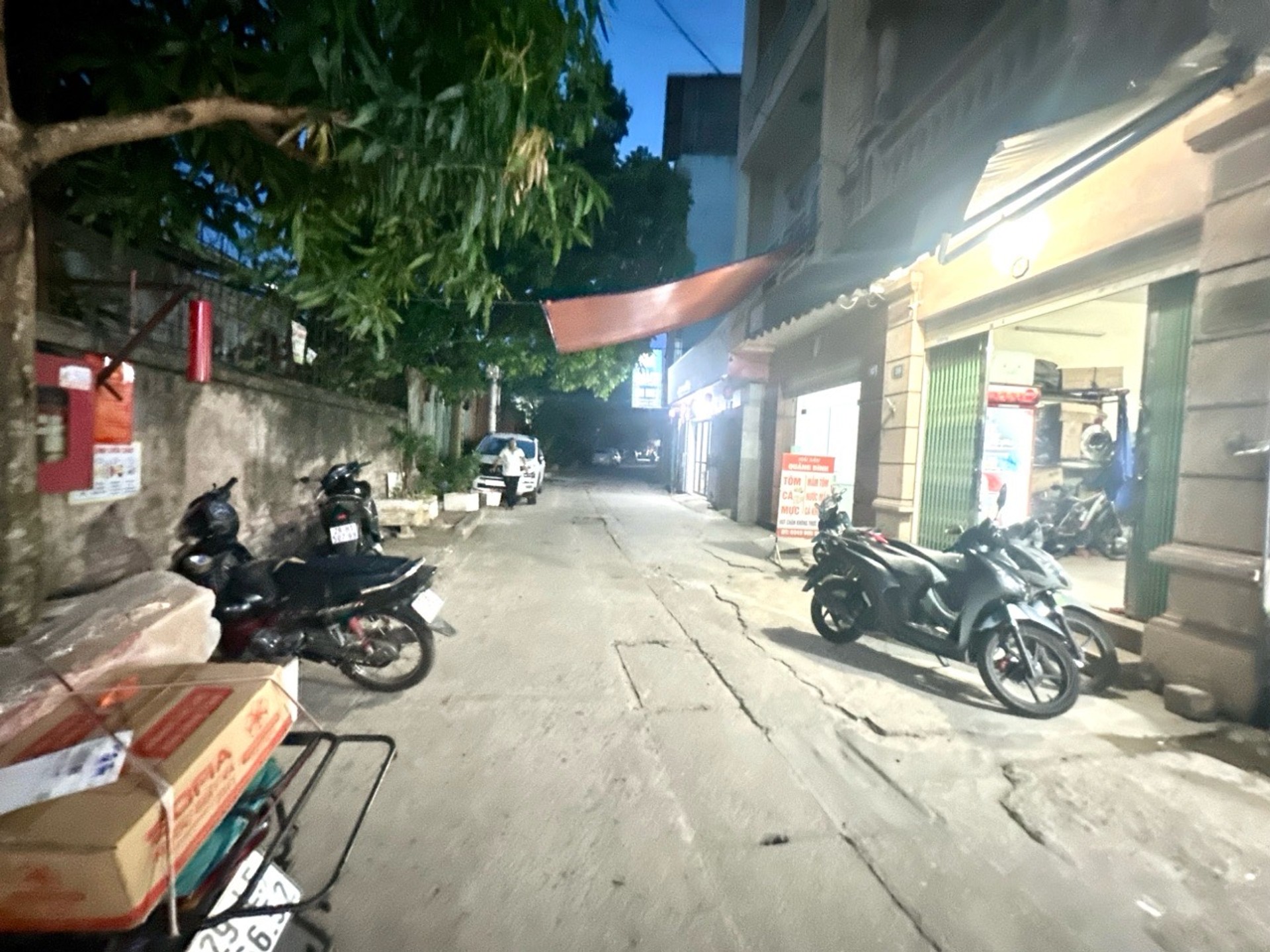 Bán nhà Đại Từ - diện tích 98m2 3 tầng - ô tô tránh - giá 32 tỷ