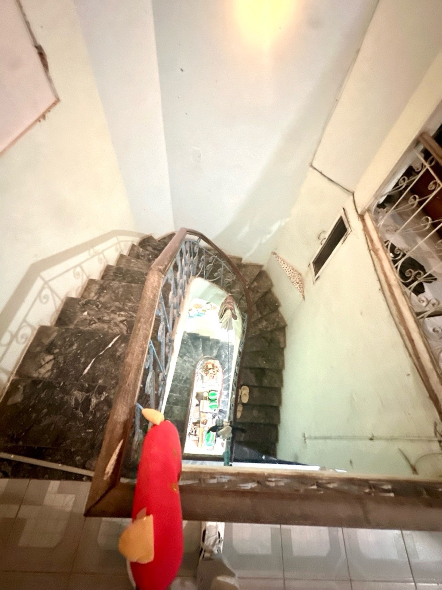 Bán nhà Đại Từ - diện tích 98m2 3 tầng - ô tô tránh - giá 32 tỷ