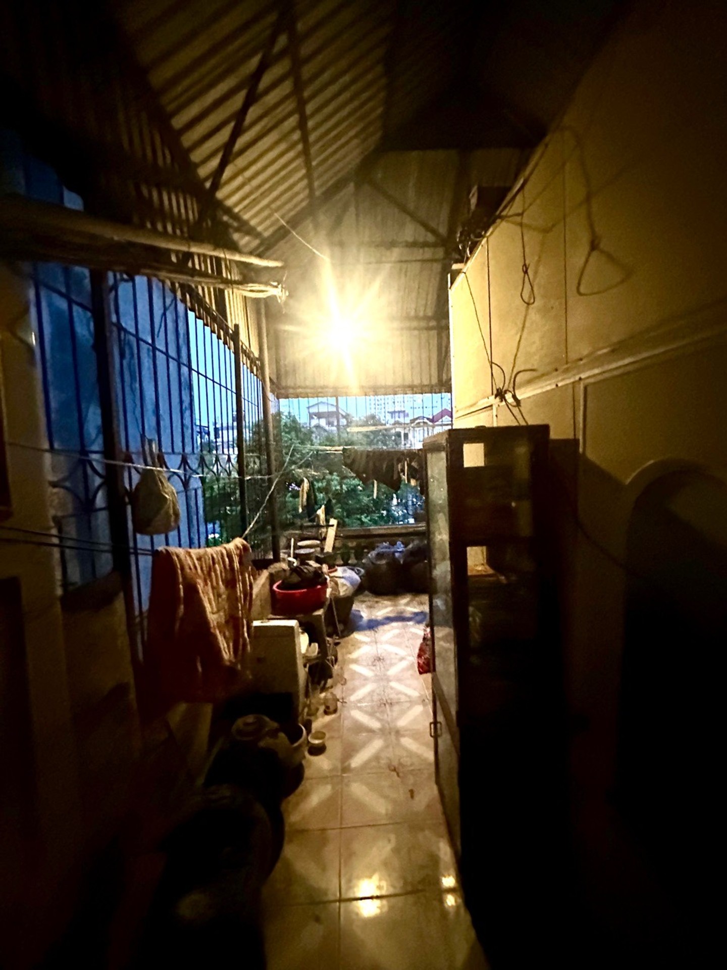 Bán nhà Đại Từ - diện tích 98m2 3 tầng - ô tô tránh - giá 32 tỷ