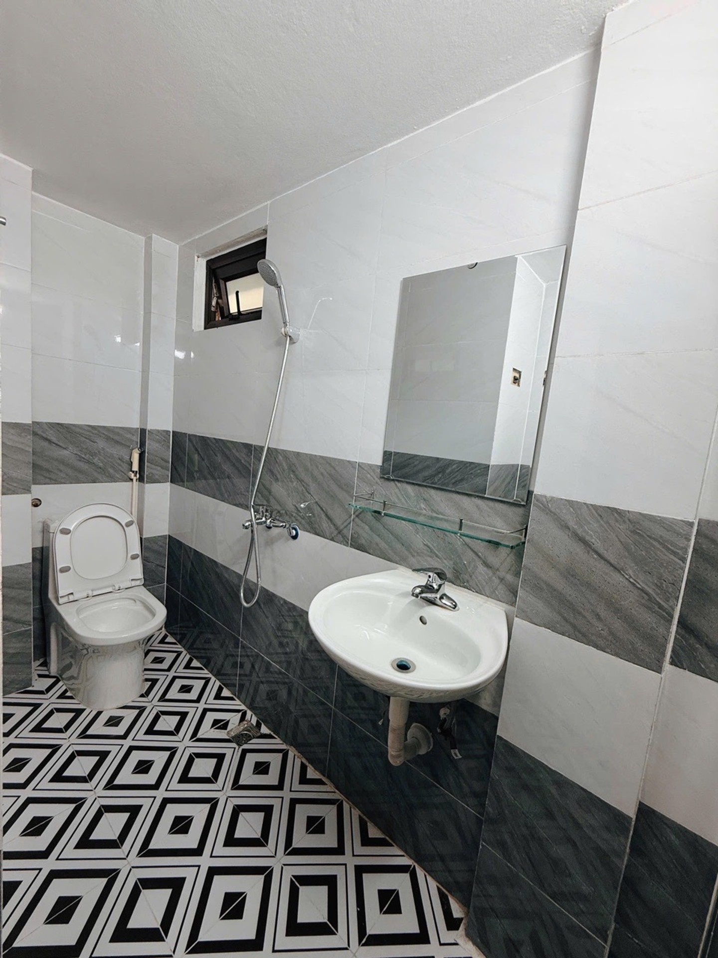 Bán nhà Trung Phụng - diện tích 25m2 4 tầng - Nhà dân xây chắc chắn - giá 6,9 tỷ