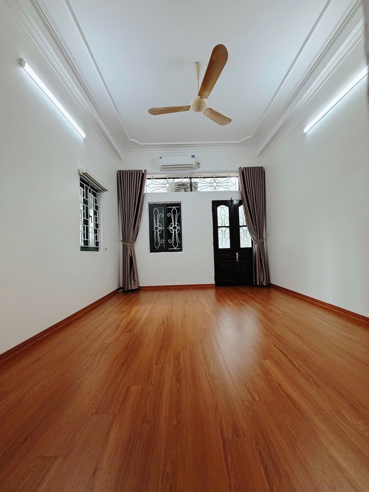 Bán nhà Trung Phụng - diện tích 25m2 4 tầng - Nhà dân xây chắc chắn - giá 6,9 tỷ