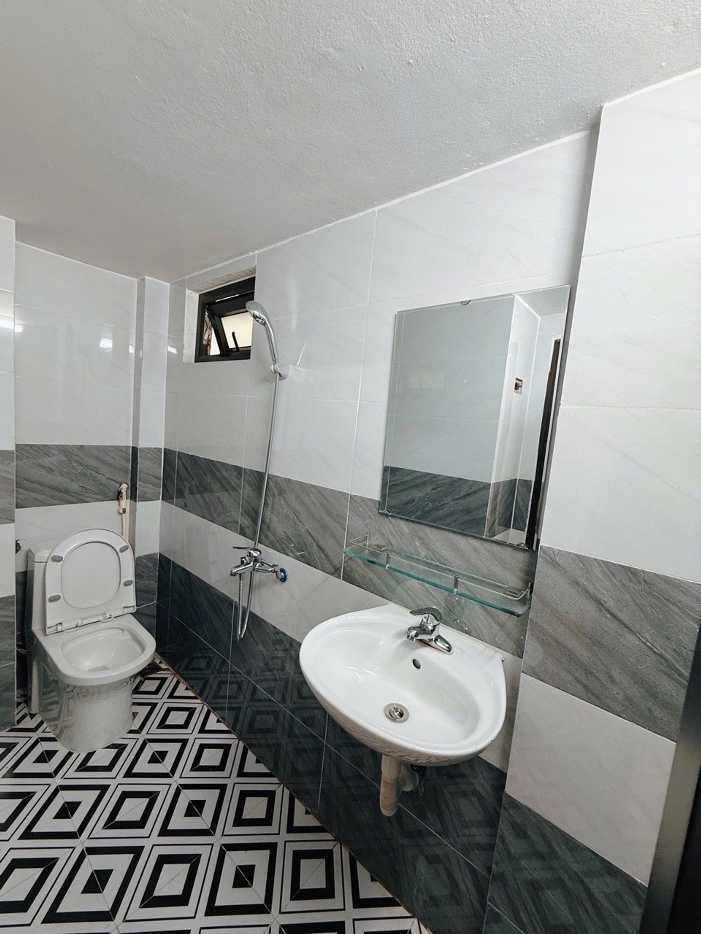 Bán nhà Trung Phụng - diện tích 25m2 4 tầng - Nhà dân xây chắc chắn - giá 6,9 tỷ