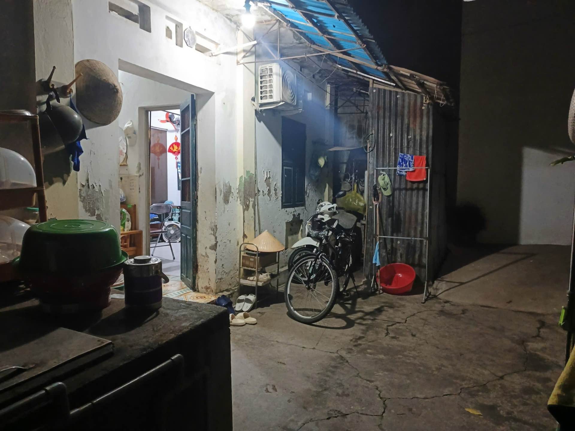Bán nhà Nam Dư - diện tích 75m2 4 tầng - Mặt ngõ thông, ô tô tránh - giá 7,7 tỷ