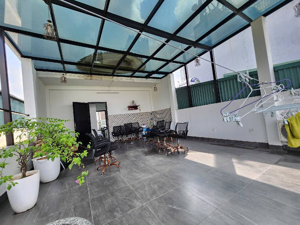 Bán nhà Bờ Sông Sét - diện tích 49m2 5 tầng - Lô góc 3 mặt ngõ - giá 27 tỷ