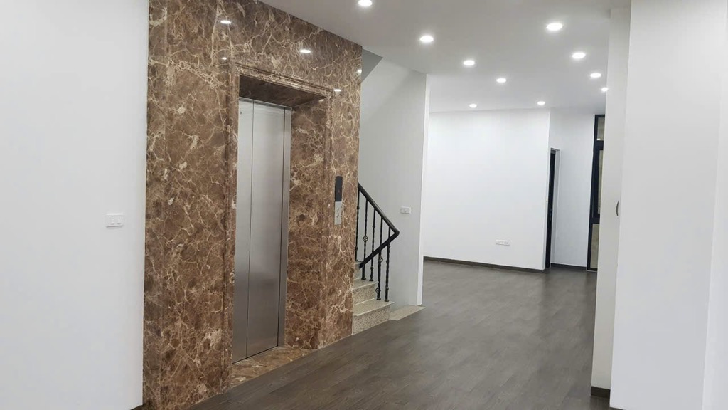 Bán nhà Trần Khát Chân - diện tích 83m2 5 tầng - Mặt phố - giá 53 tỷ