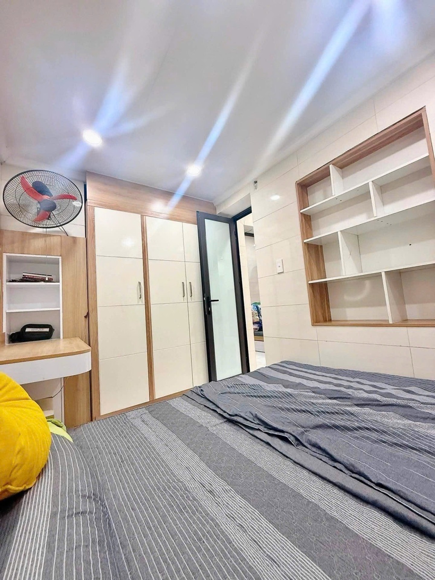 Bán nhà Hồng Mai - diện tích 20m2 1 tầng - ô tô đỗ cửa - giá 3,88 tỷ
