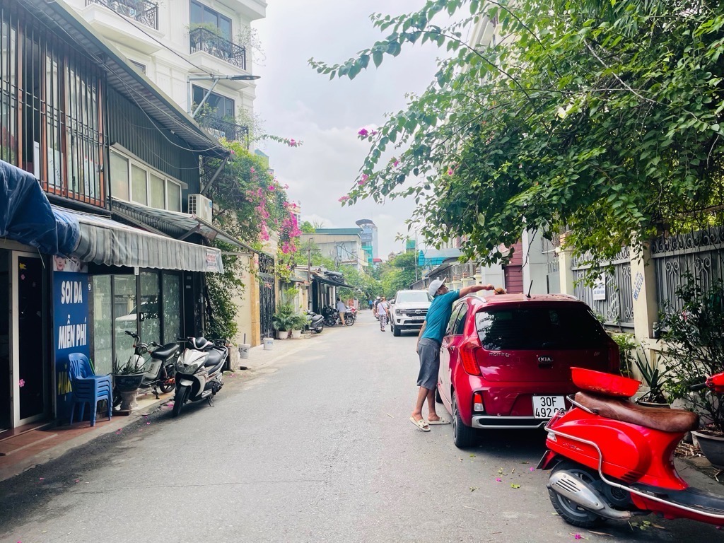 Bán nhà Kim Ngưu - diện tích 23m2 2 tầng - Ô tô tránh nhau - giá 2,98 tỷ