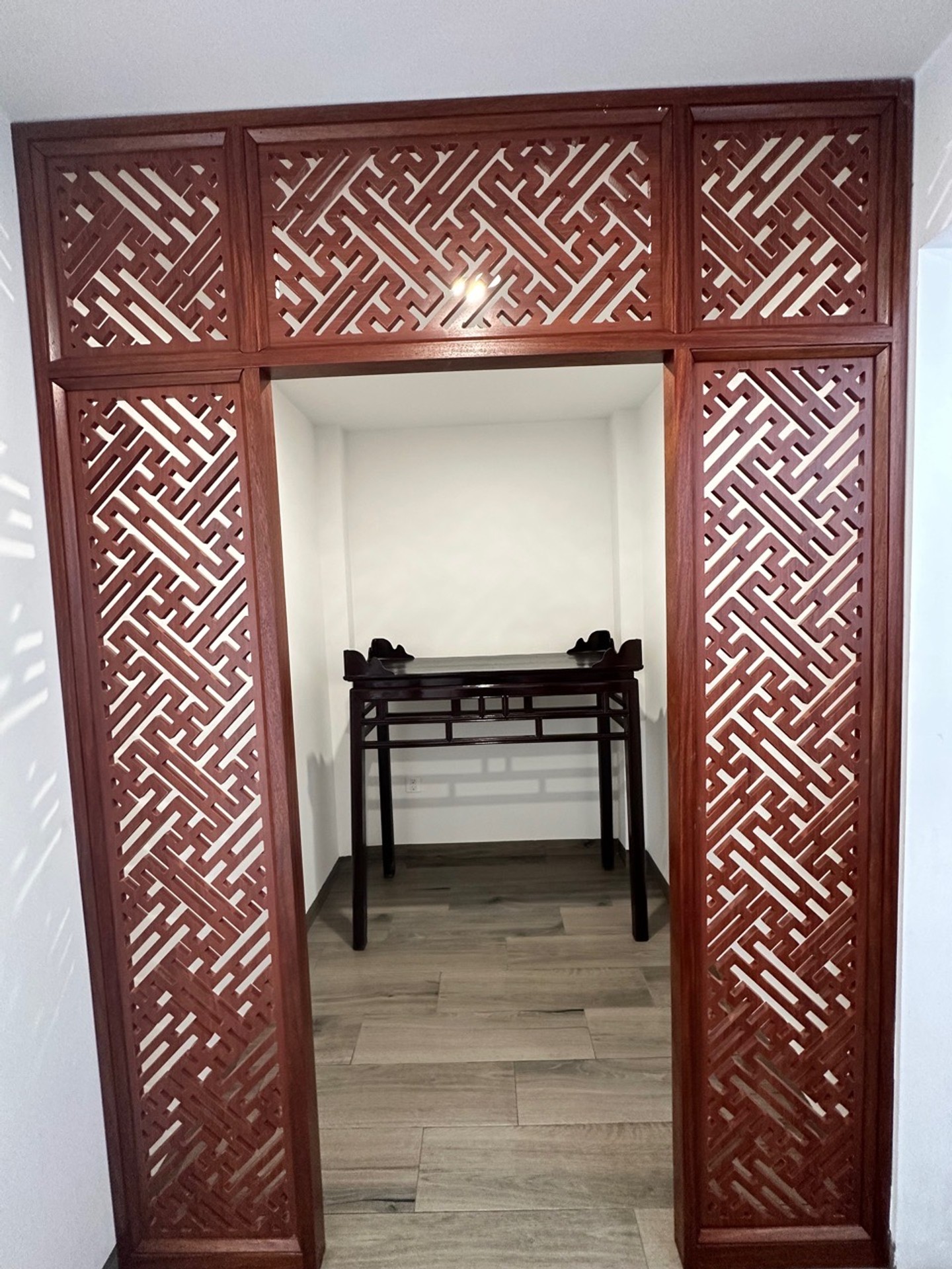 Bán nhà Đông Thiên - diện tích 36m2 6 tầng - 8 phòng ngủ - giá 7,6 tỷ