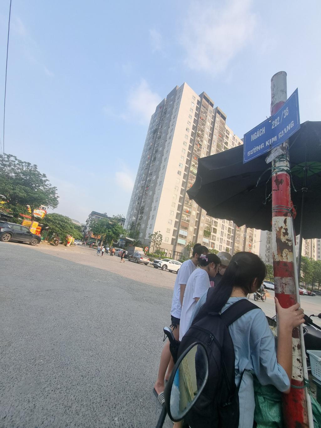 Bán nhà Kim Giang - diện tích 95m2 5 tầng - Ngõ thông - giá 25 tỷ