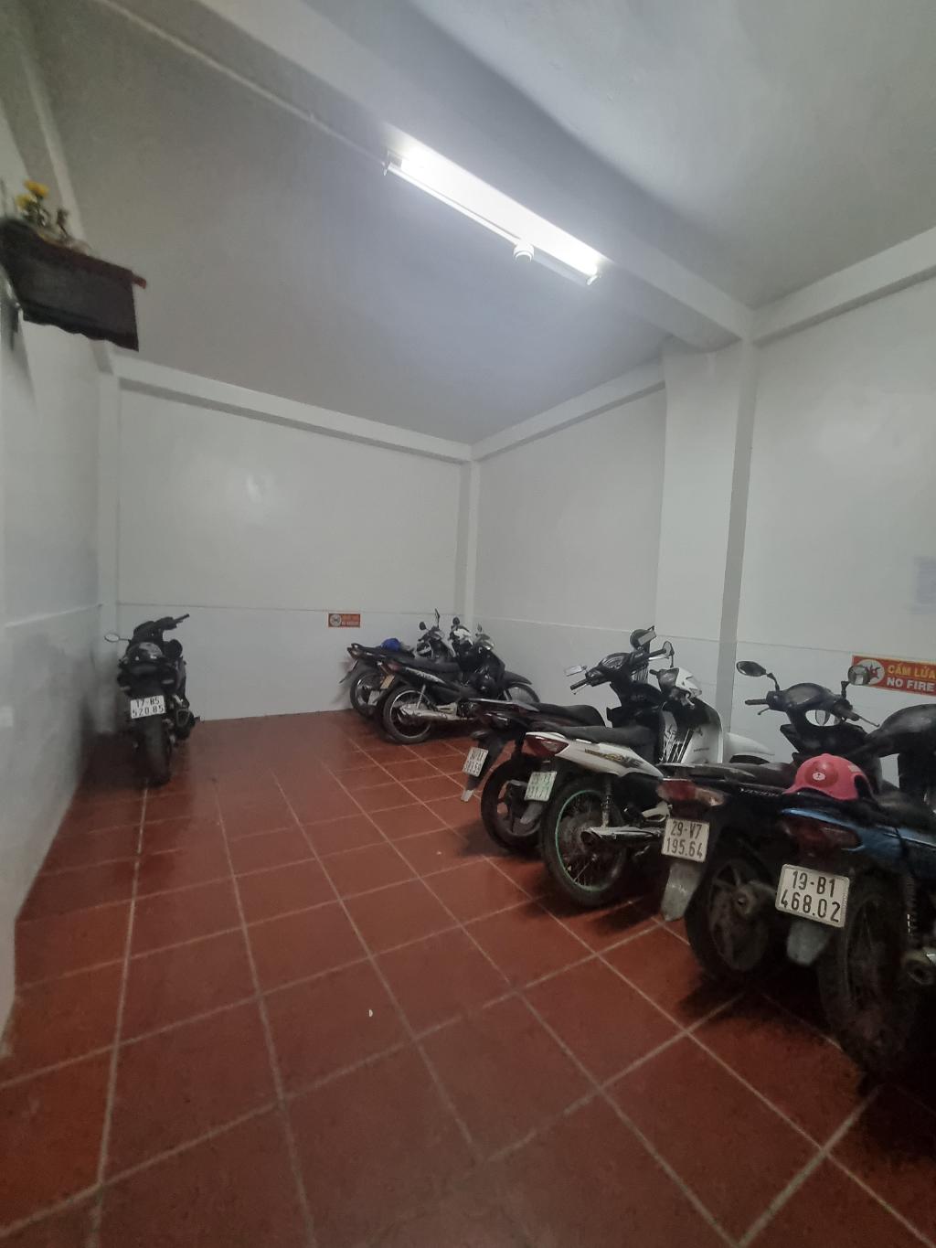 Bán nhà Kim Giang - diện tích 95m2 5 tầng - Ngõ thông - giá 25 tỷ