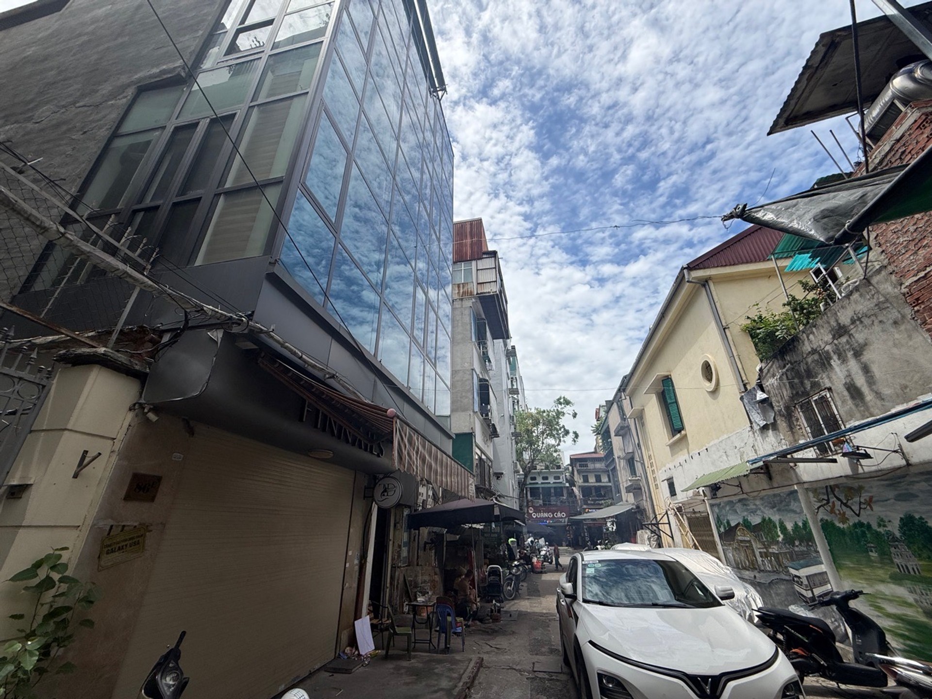 Bán nhà Lê Văn Hưu - diện tích 30m2 1 tầng - Ô tô tránh - giá 8,5 tỷ