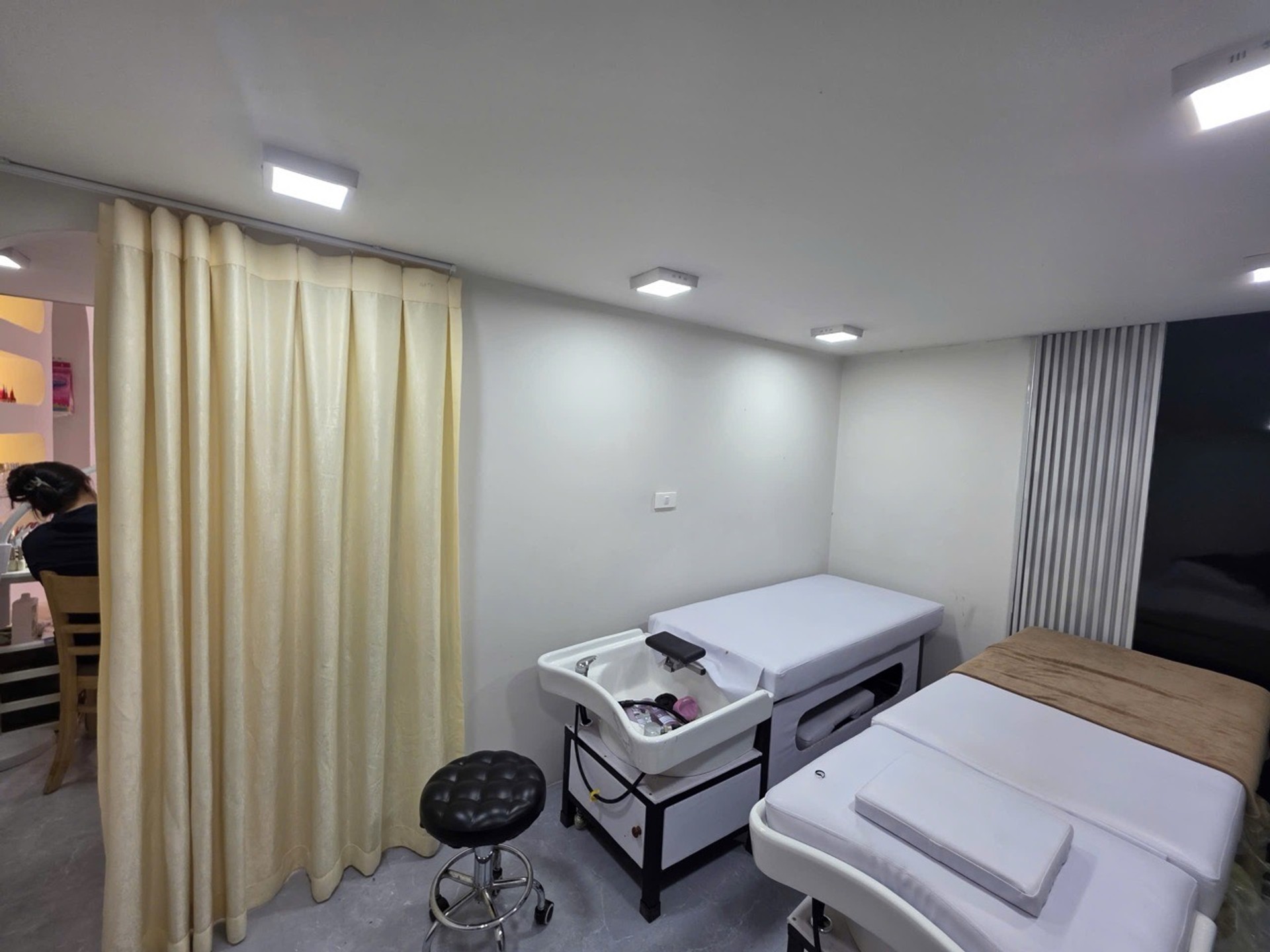 Bán nhà Lê Văn Hưu - diện tích 30m2 1 tầng - Ô tô tránh - giá 8,5 tỷ