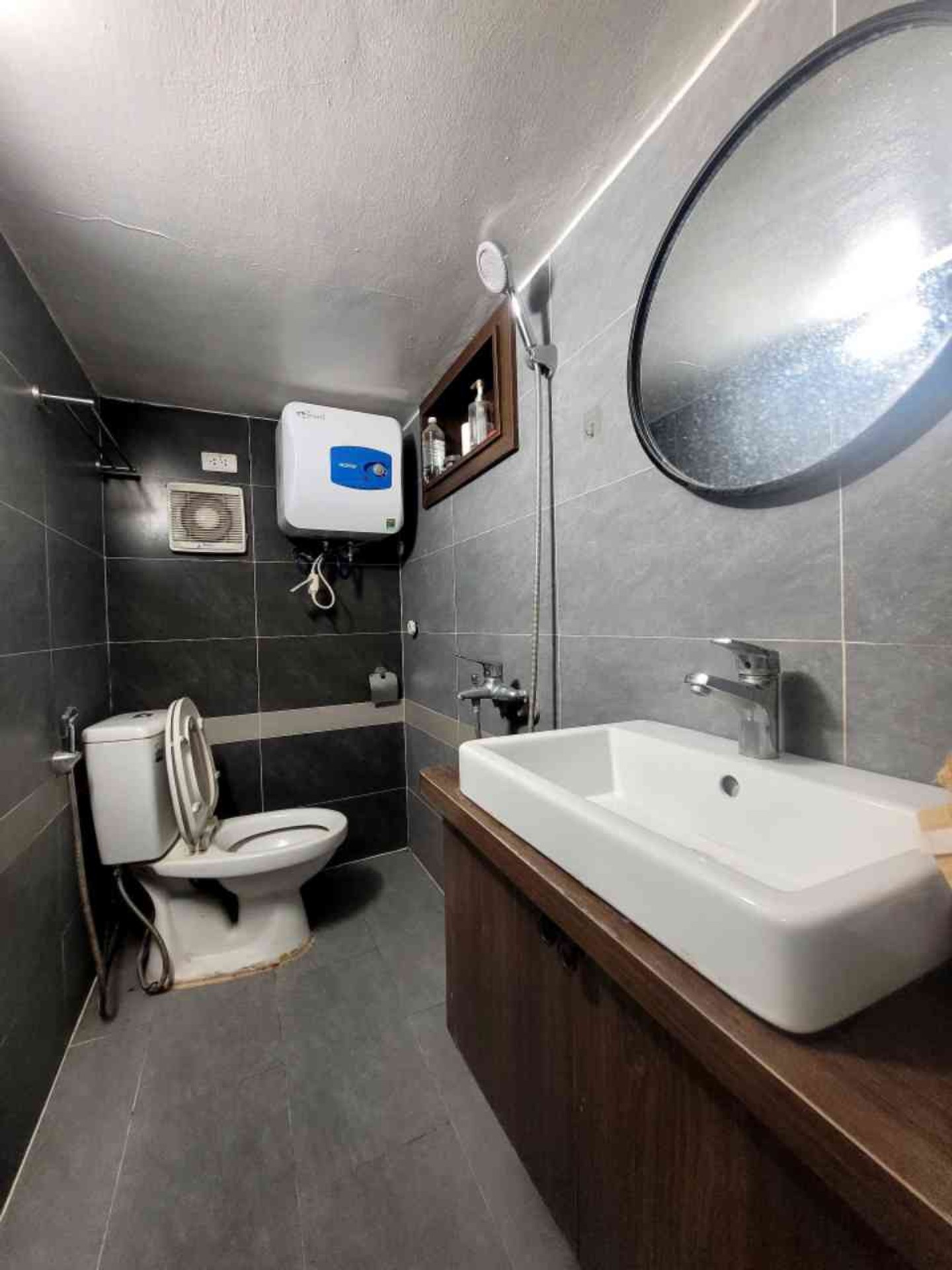 Bán nhà Nam Dư - diện tích 125m2 2 tầng - Ô tô tránh - giá 27,5 tỷ