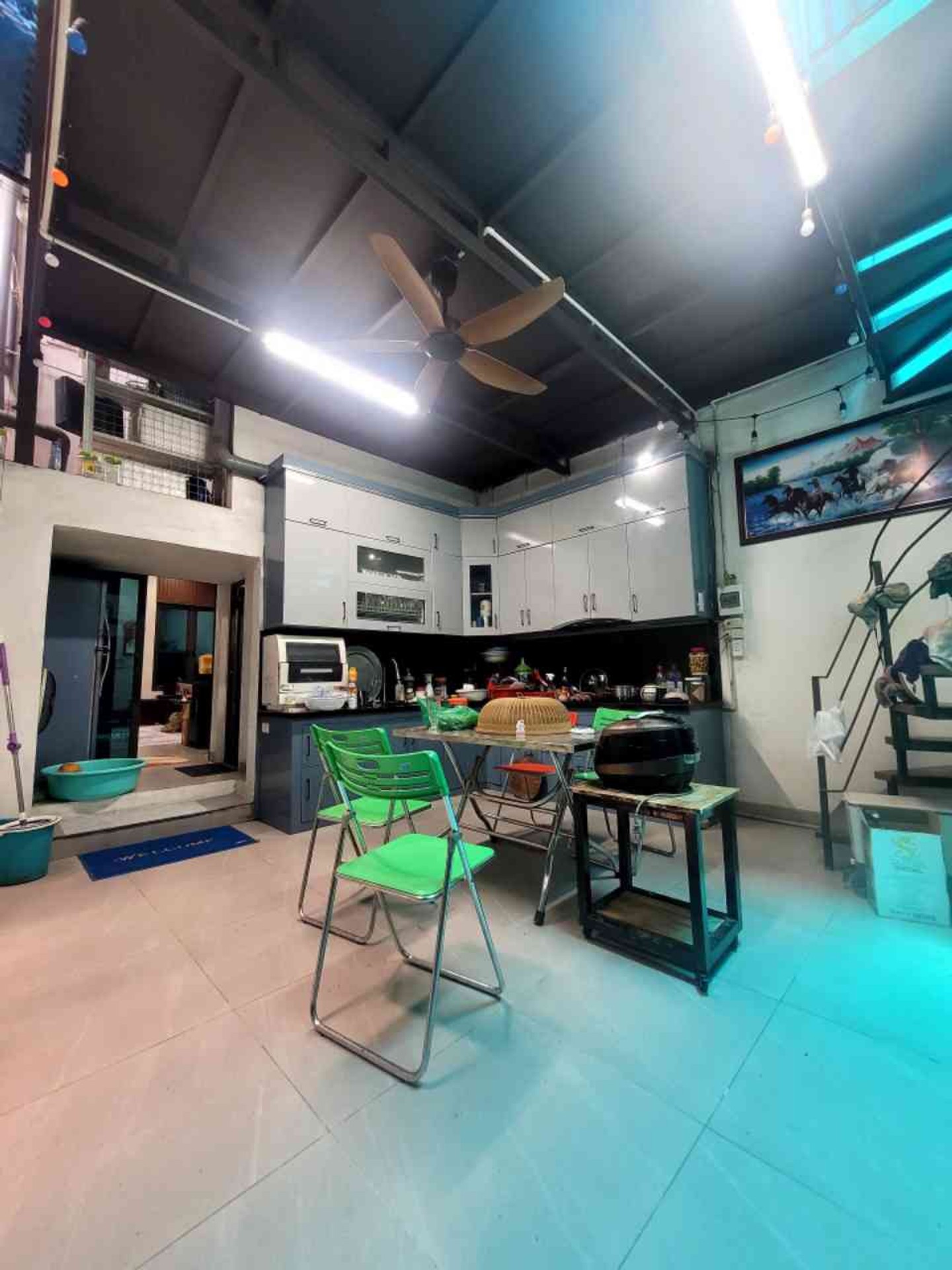 Bán nhà Nam Dư - diện tích 125m2 2 tầng - Ô tô tránh - giá 27,5 tỷ