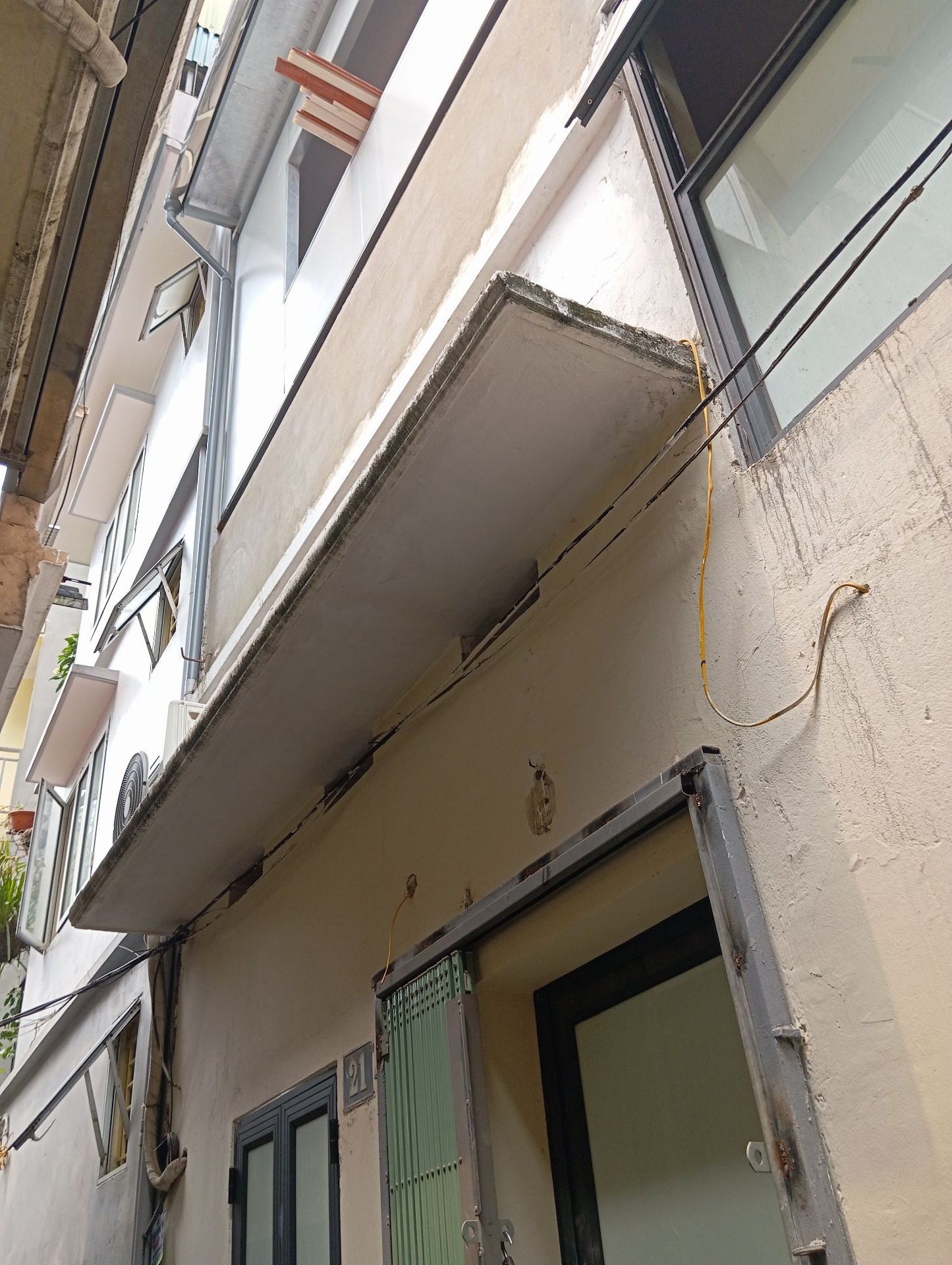 Bán nhà Lĩnh Nam - diện tích 21m2 3 tầng - Cực hiếm - giá 2,4 tỷ